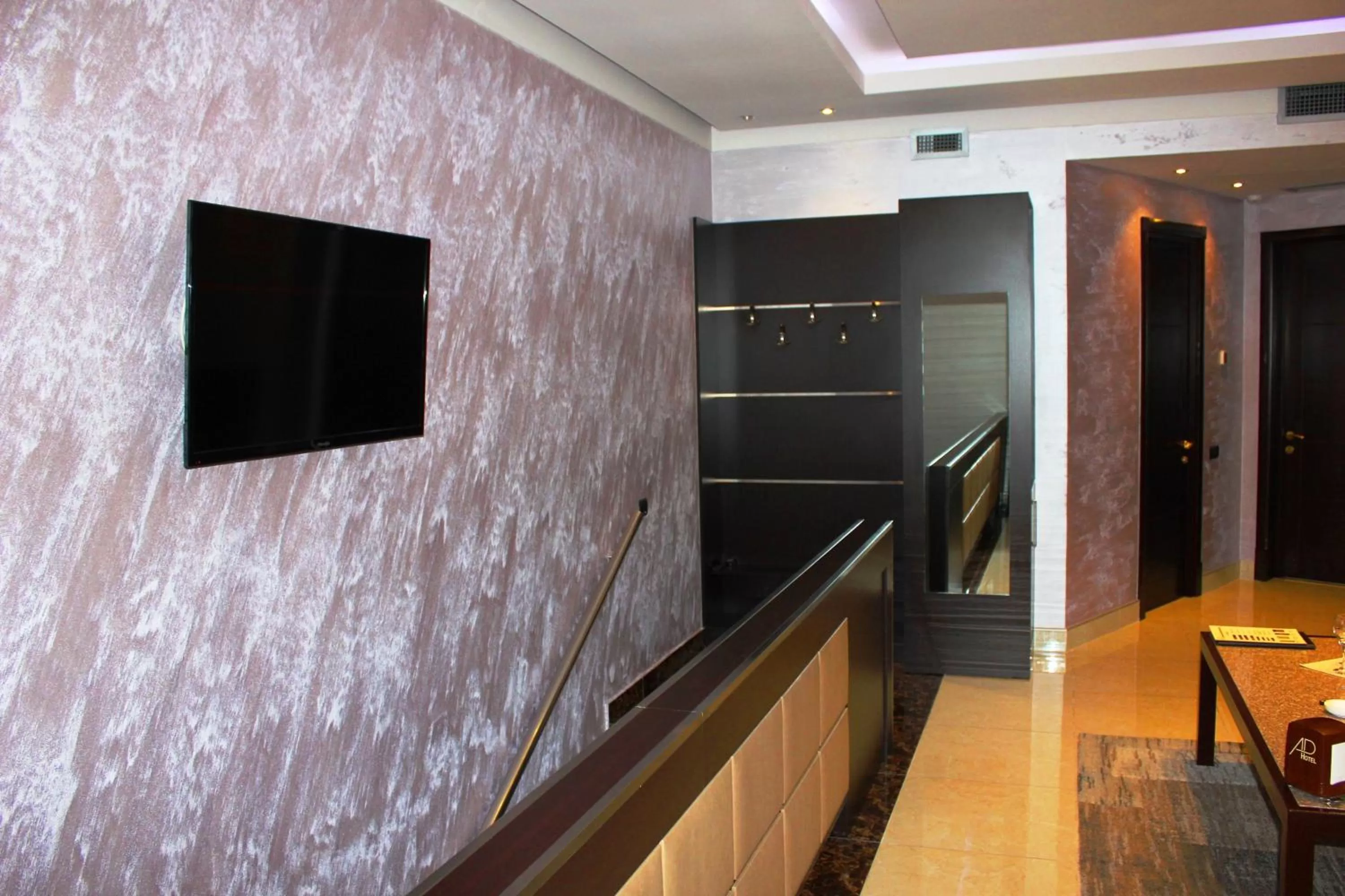 TV and multimedia in Avan Plaza Hotel