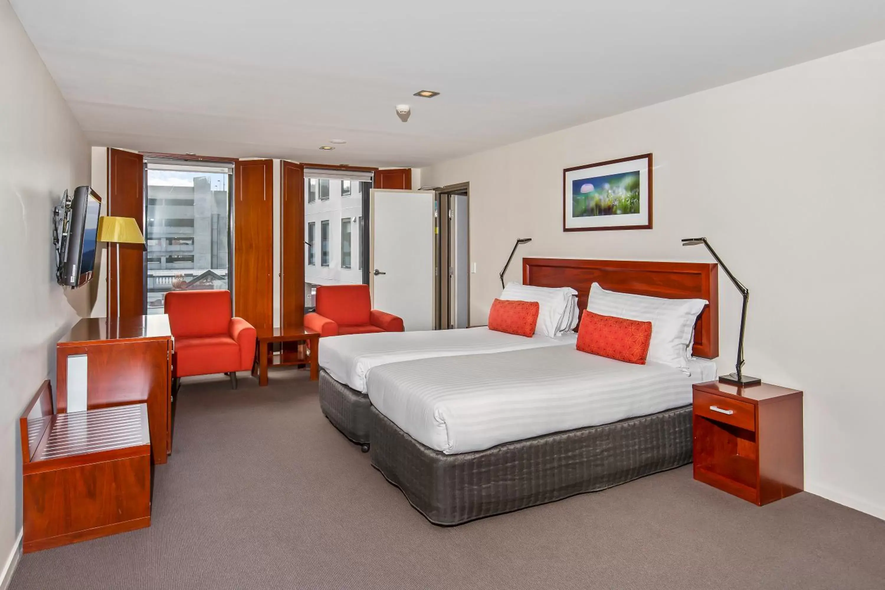 One-Bedroom Apartment with Twin Beds in RACV Hobart Hotel One-Bedroom Apartment with Twin Beds in RACV Hobart Hotel
