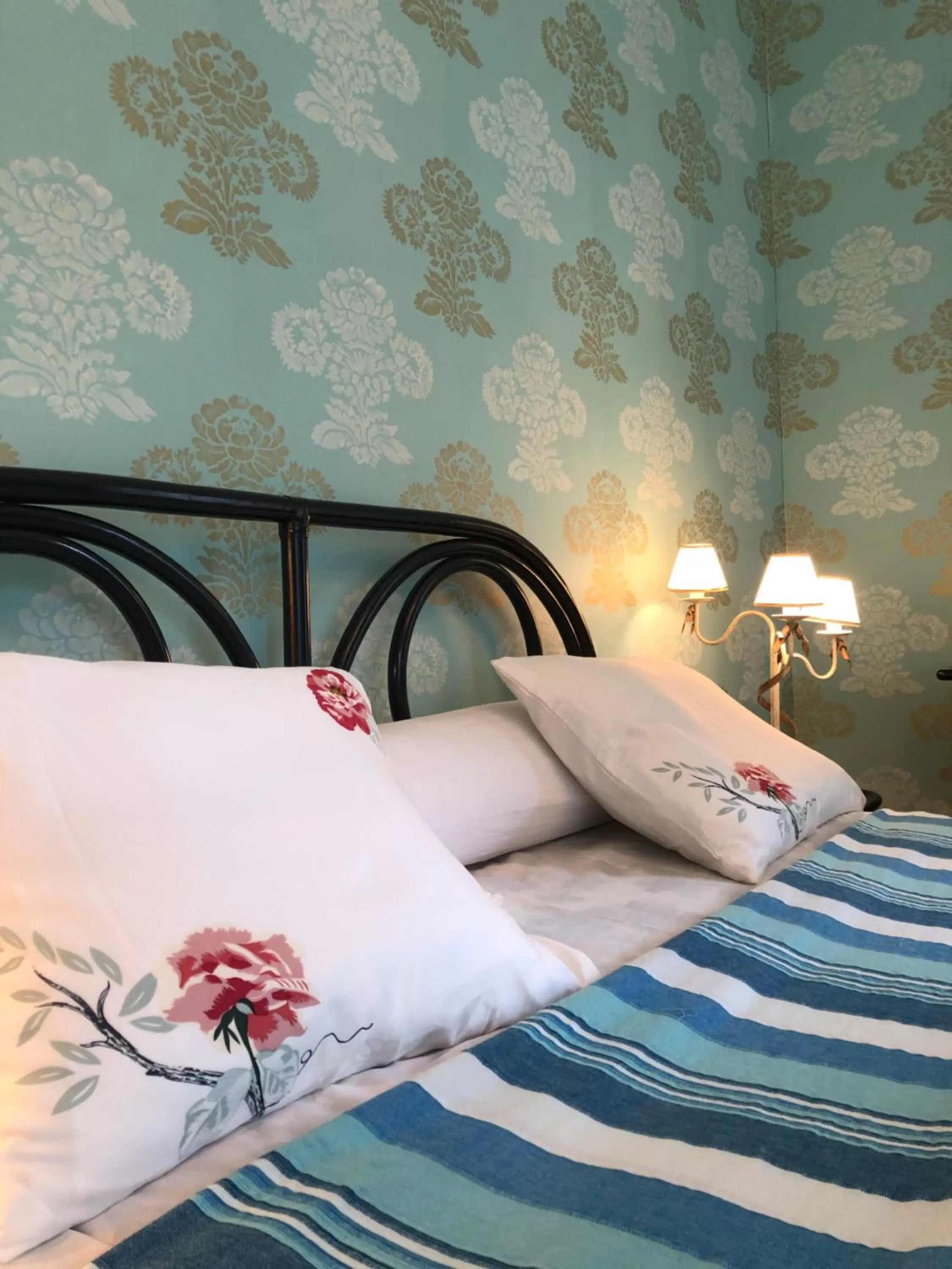 Bed in Château Les Tourelles