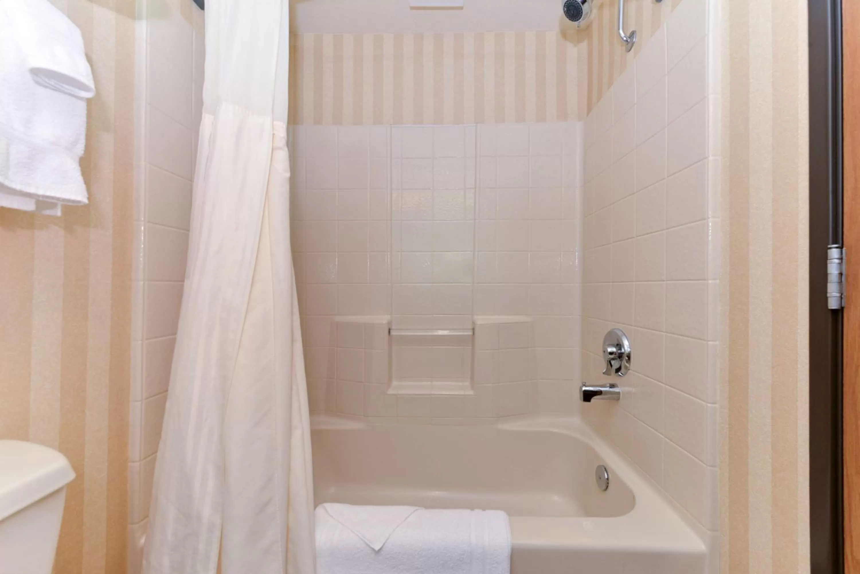 Bathroom in Best Western Plus Landmark Inn