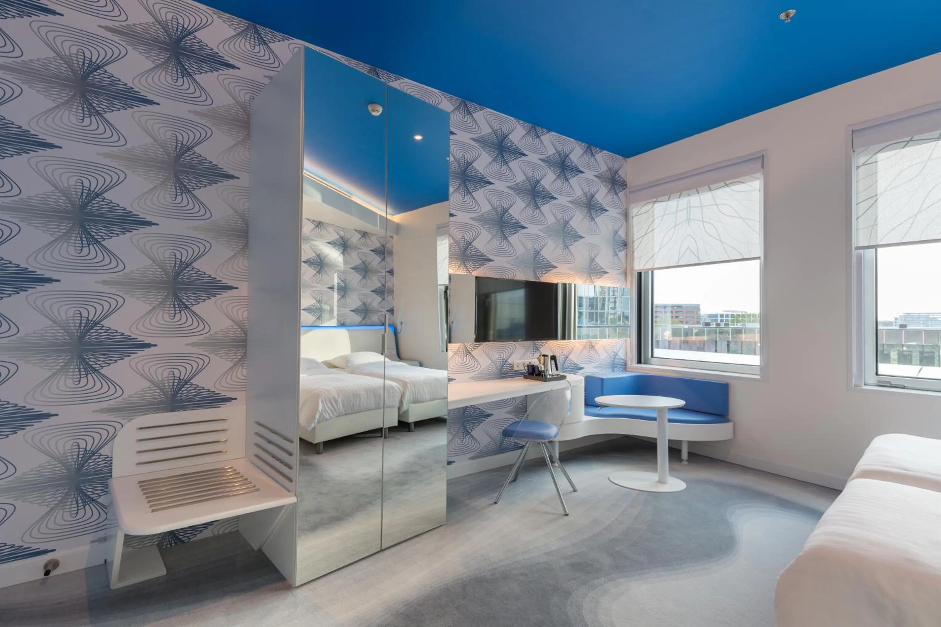 Seating area, Bed in Park Inn by Radisson Amsterdam City West