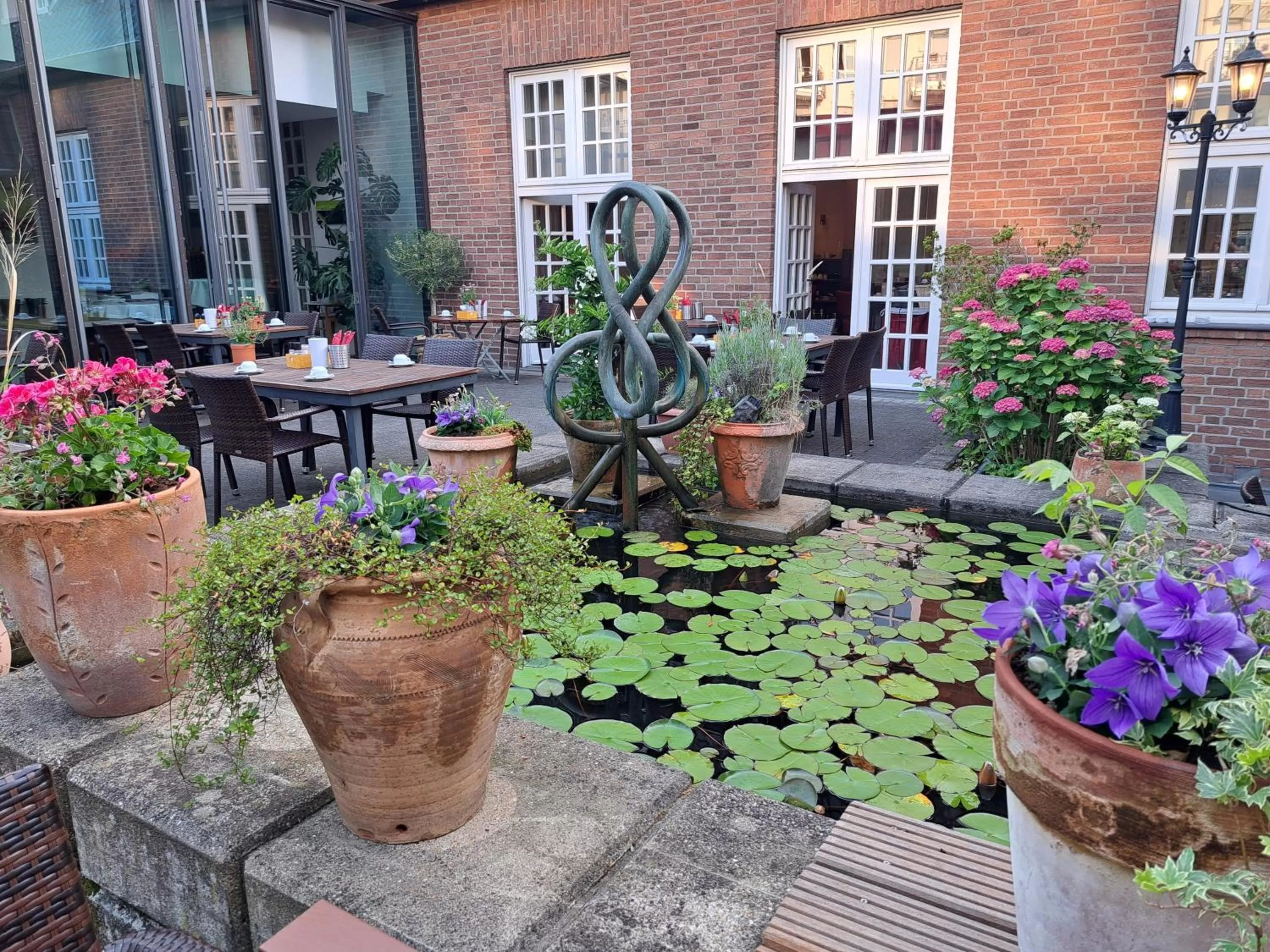 Restaurant/places to eat in Hotel am Stadtpark