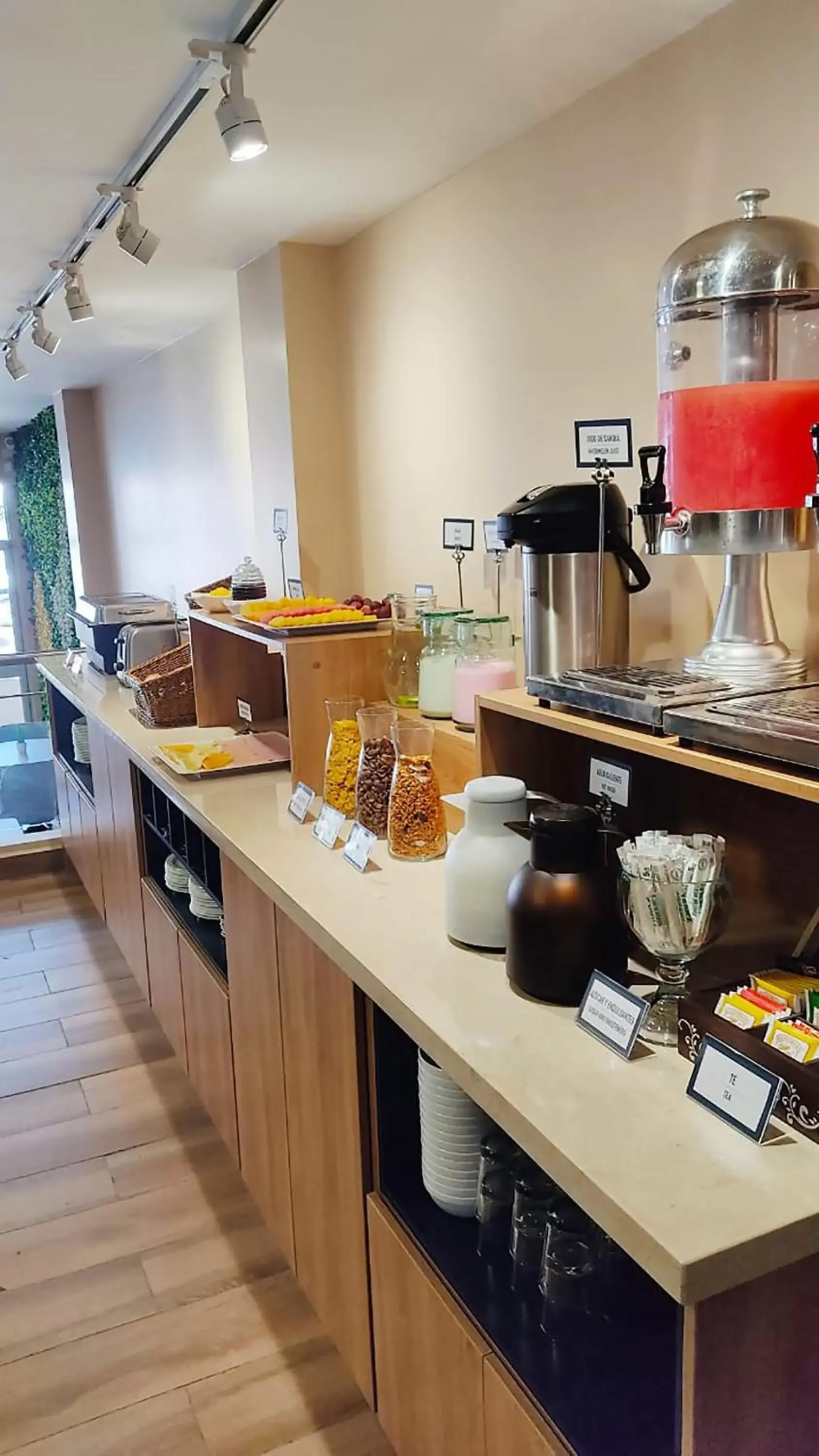 Restaurant/places to eat in Fenix Hotel Restaurant/places to eat in Fenix Hotel