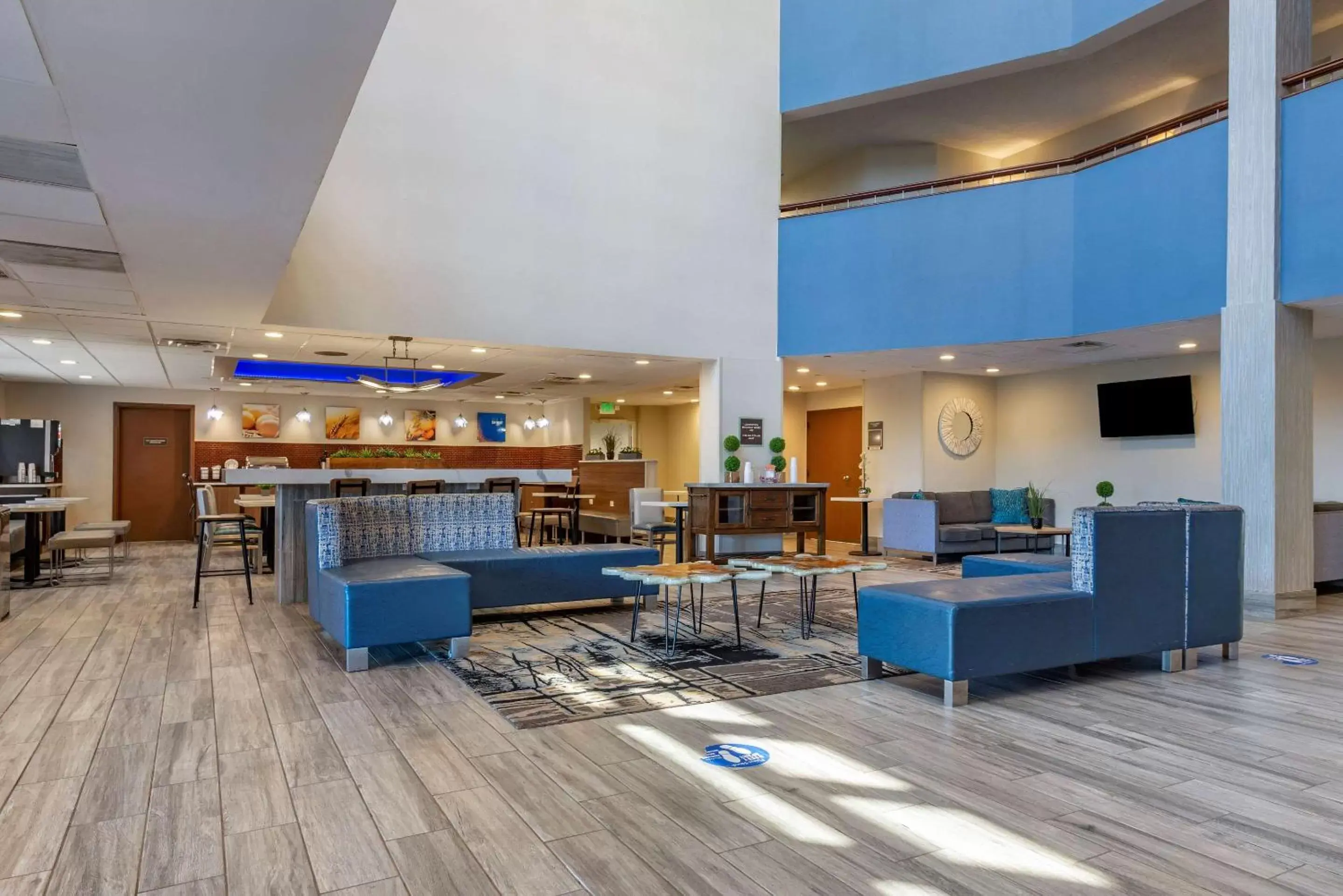 Lobby or reception in MainStay Suites Horsham - Philadelphia