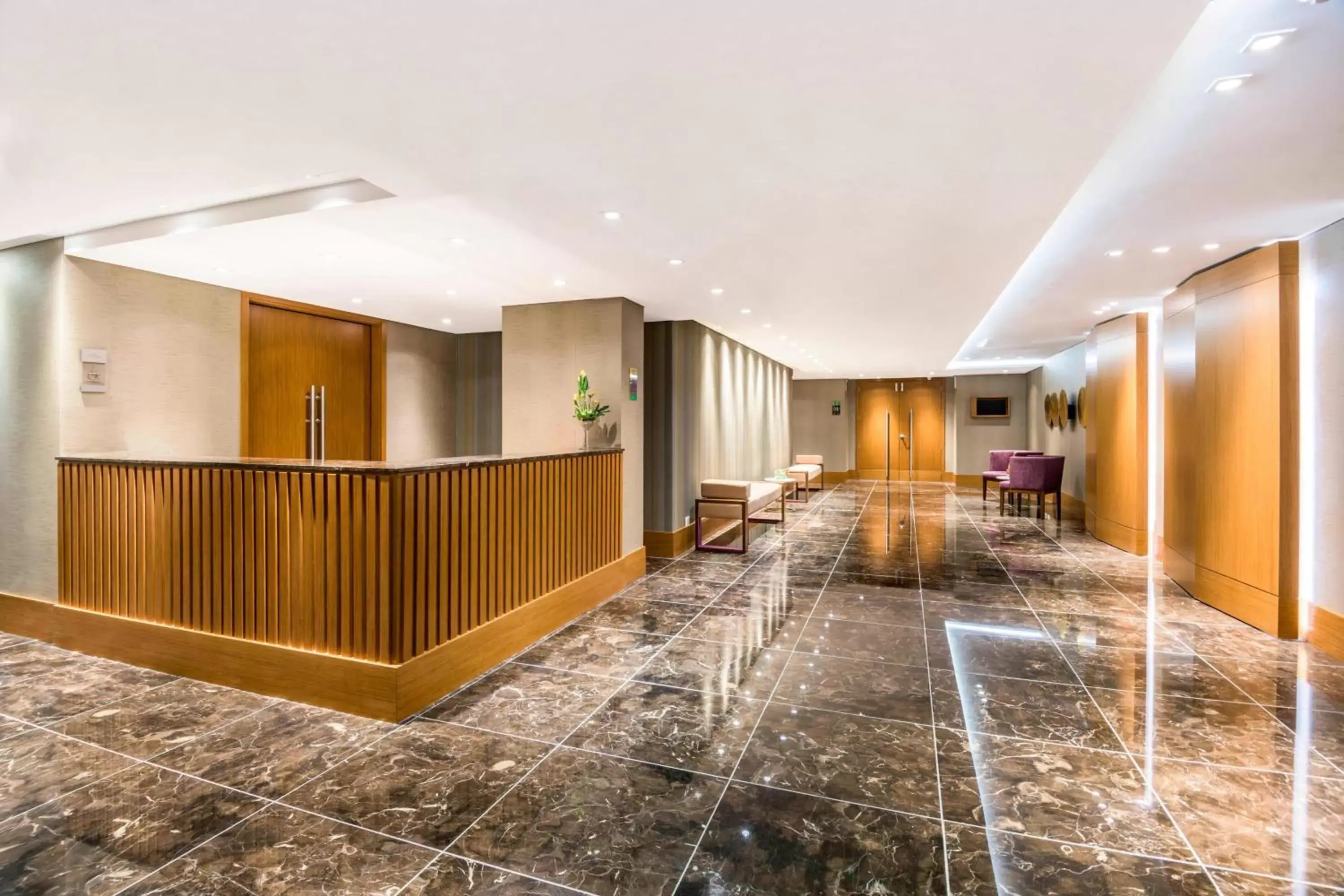 Lobby or reception, Lobby/Reception in Courtyard by Marriott Bogota Airport