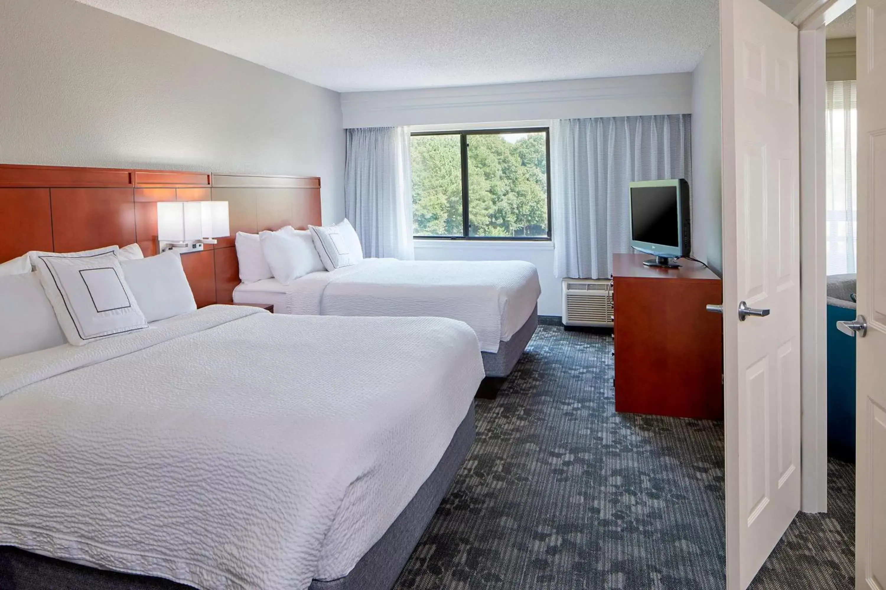 Photo of the whole room, Bed in Sonesta Select Raleigh Durham Airport Morrisville