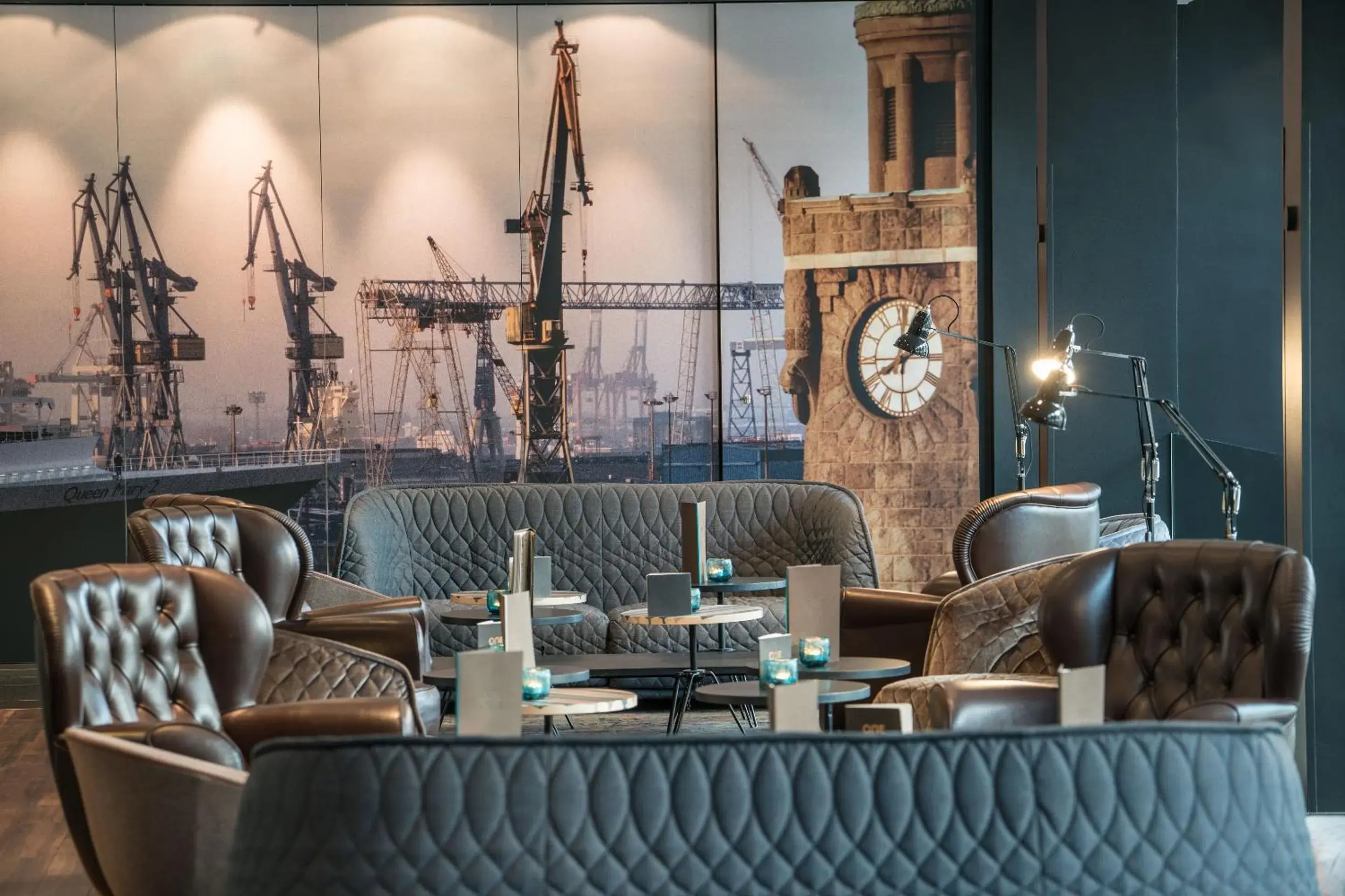 Lounge or bar, Restaurant/Places to Eat in Motel One Hamburg-Altona