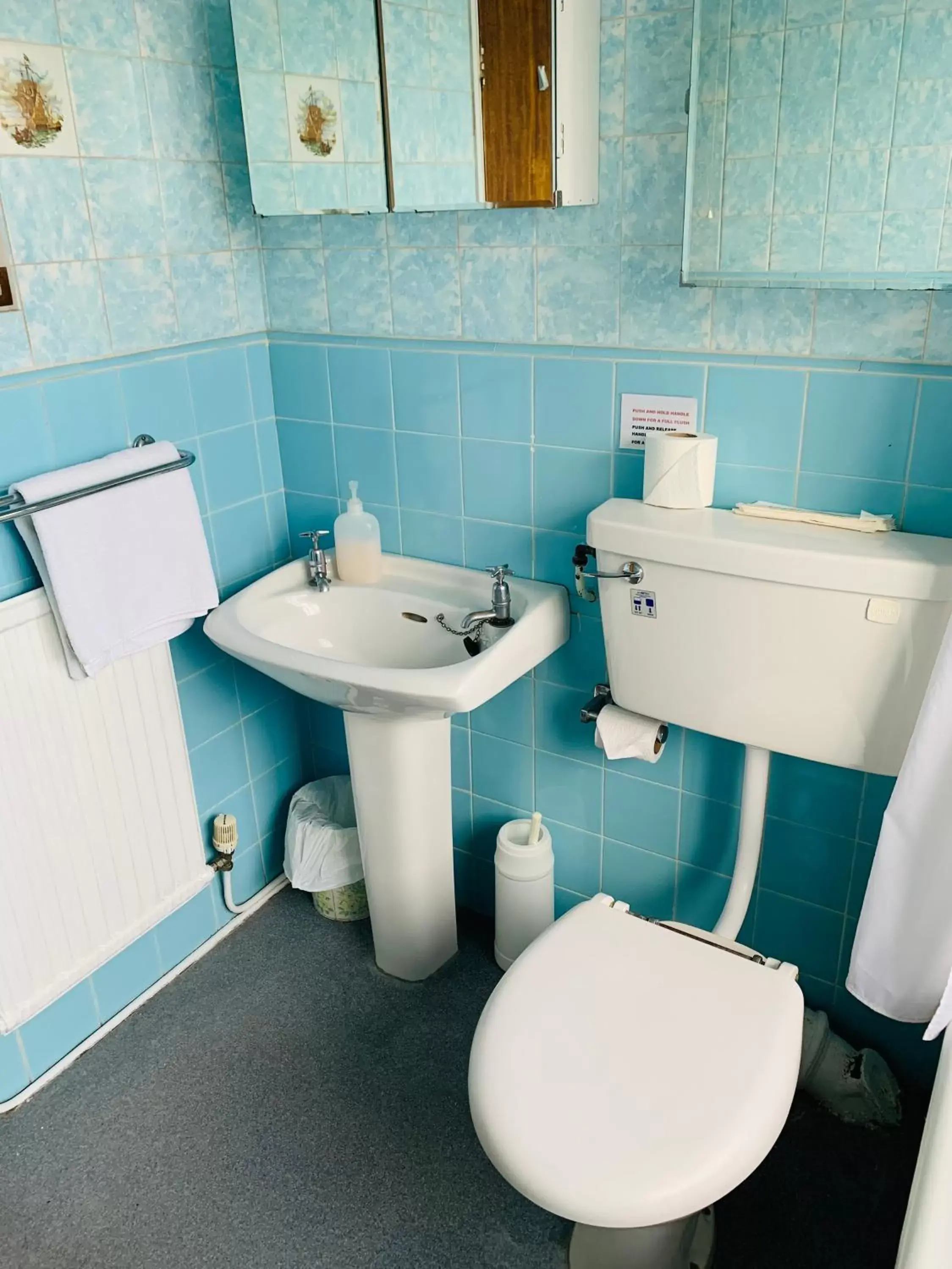 Single Room with Shared Bathroom - single occupancy in Ye Olde White Harte Hotel