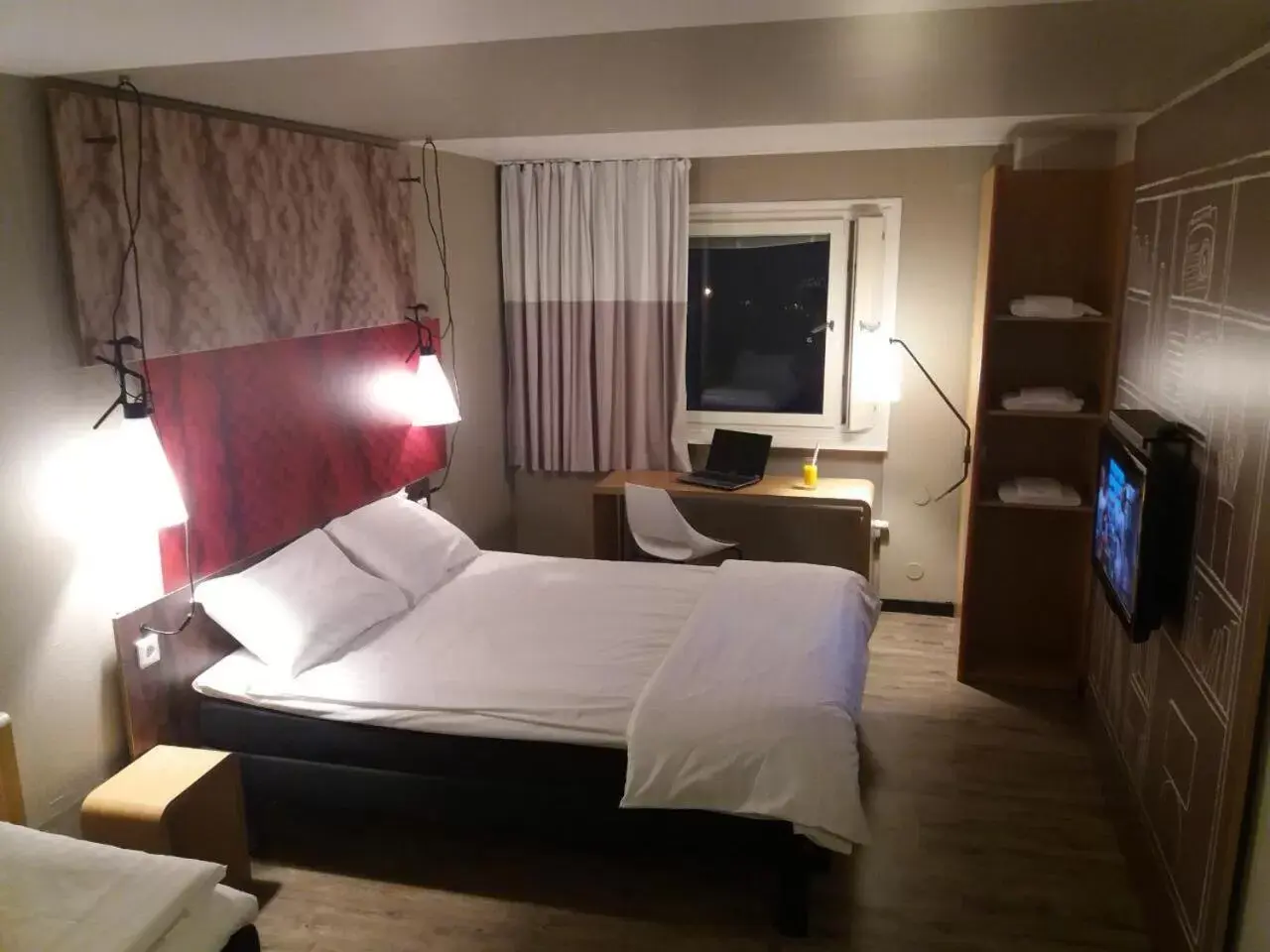 Night, Bed in Sure Hotel by Best Western Spånga