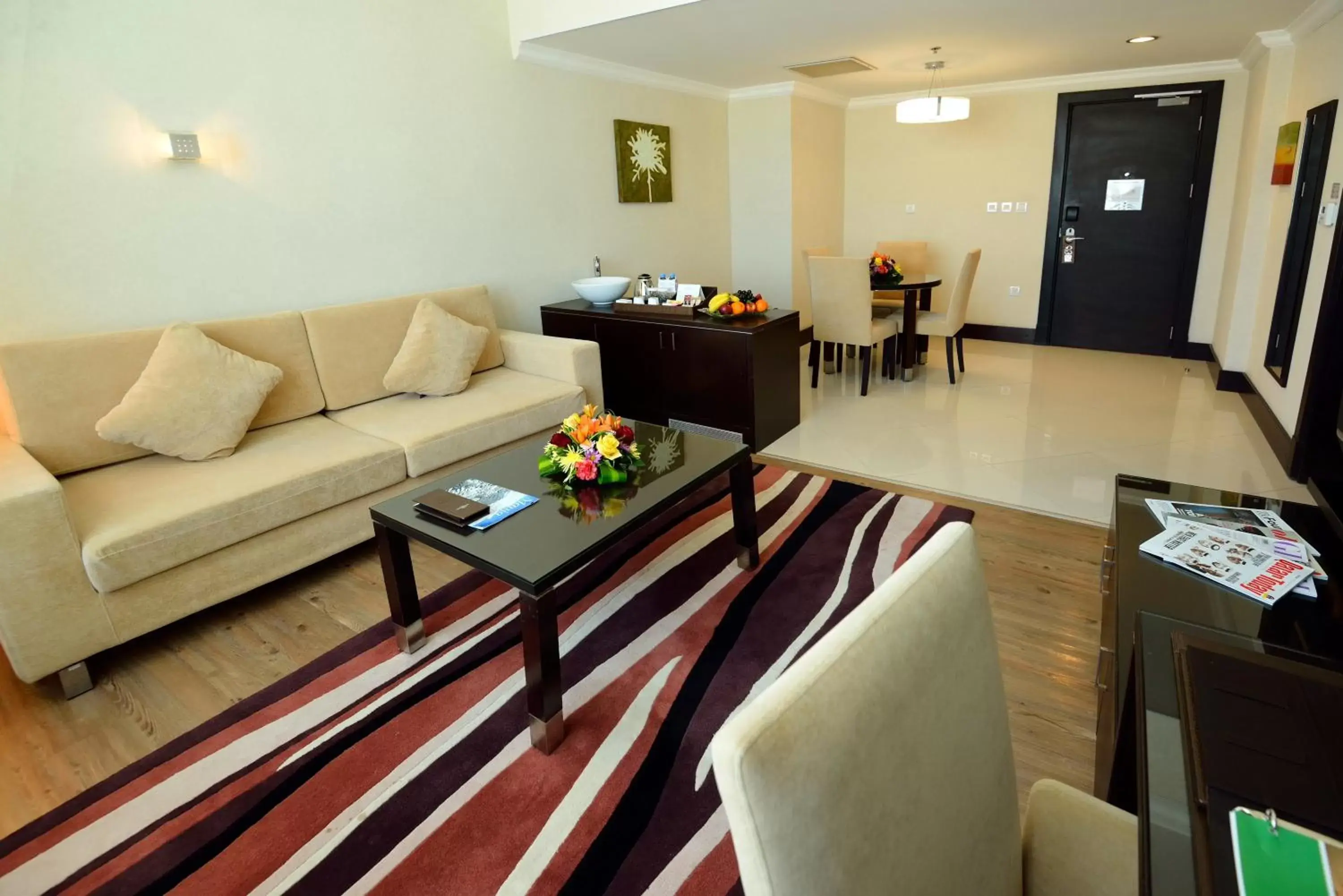 People, Seating Area in Holiday Villa Hotel & Residence City Centre Doha