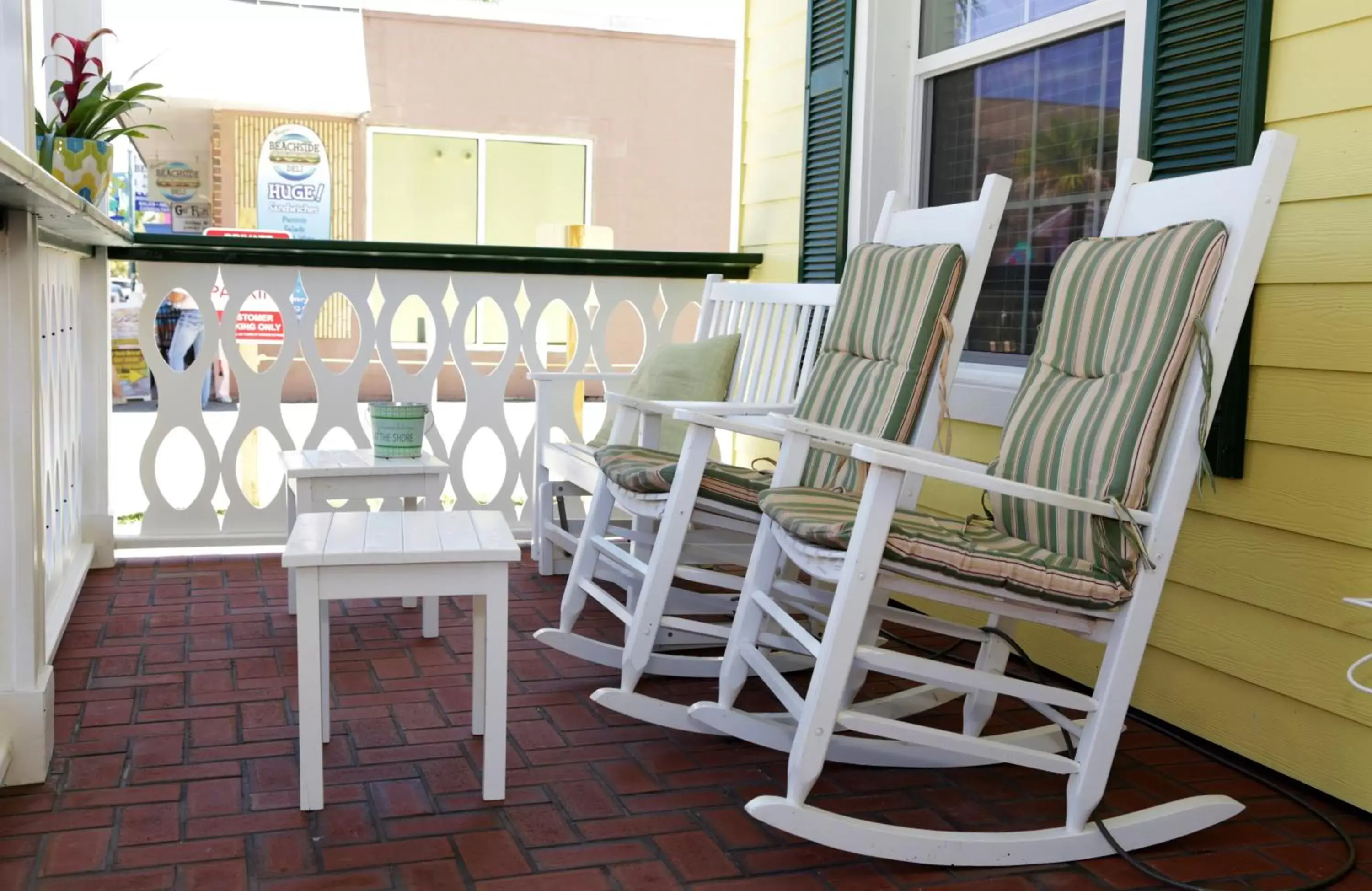 Patio, Balcony/Terrace in Inn on the Avenue