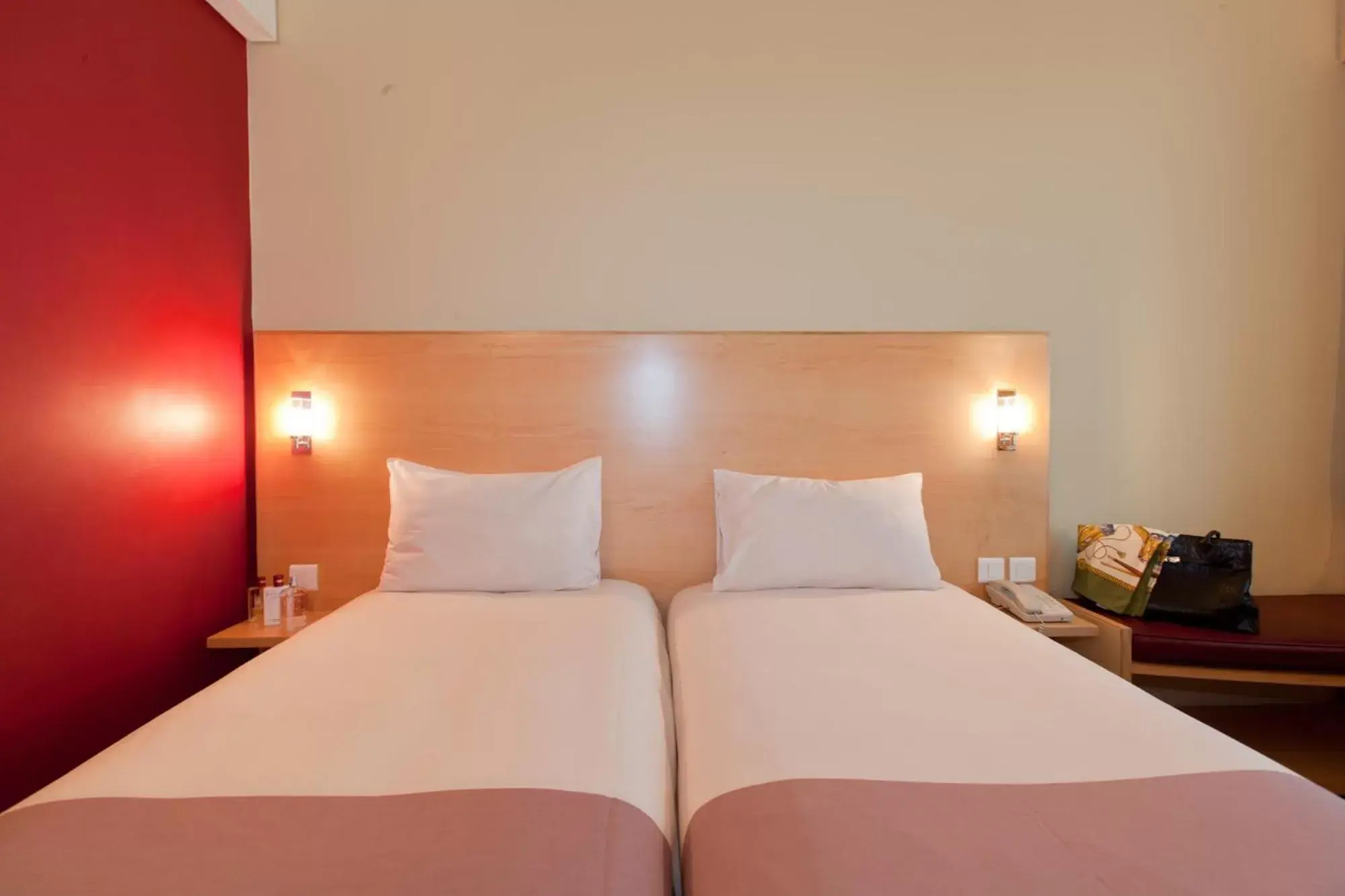 Bed in ibis Sharq