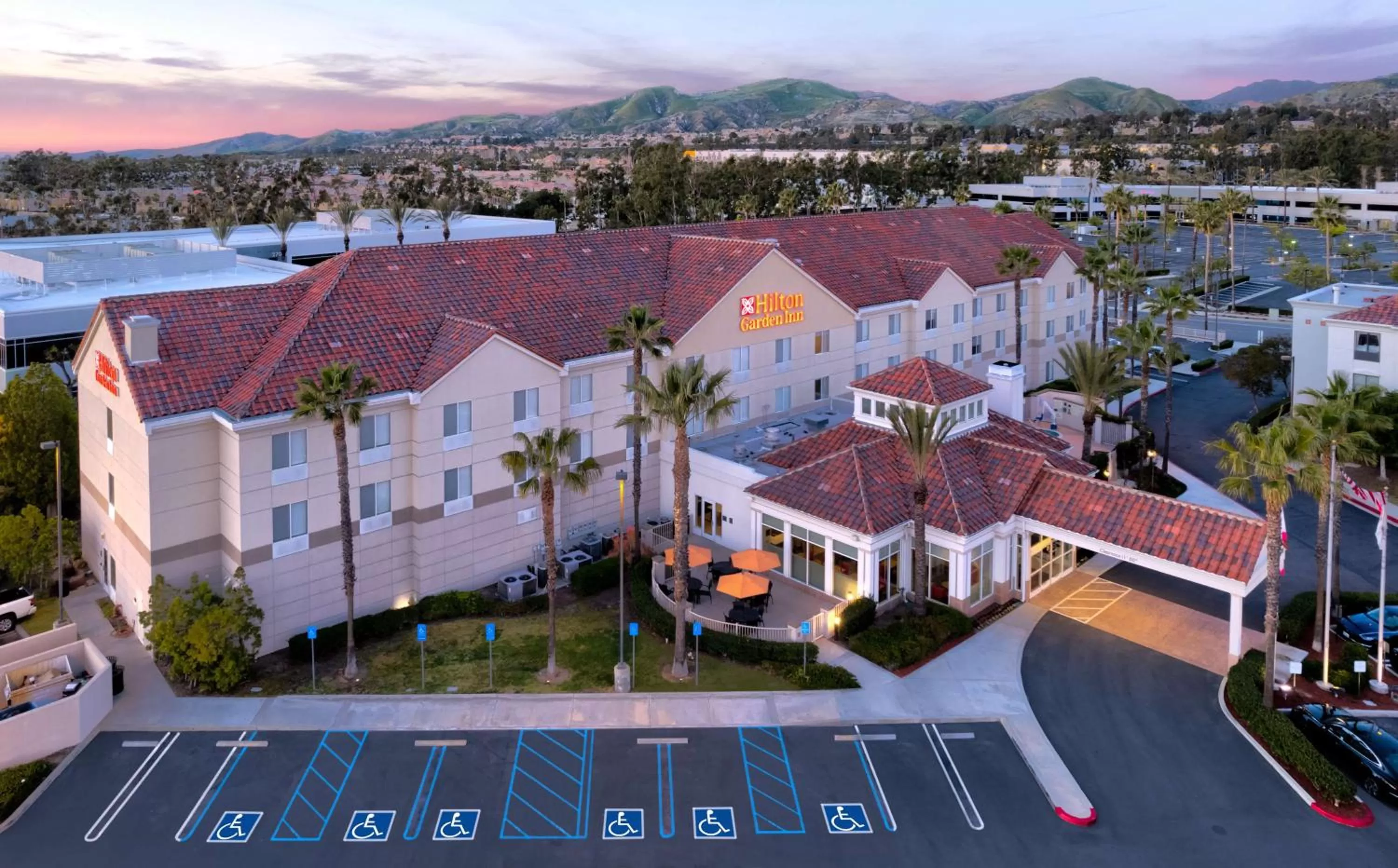 Property building in Hilton Garden Inn Irvine East/Lake Forest