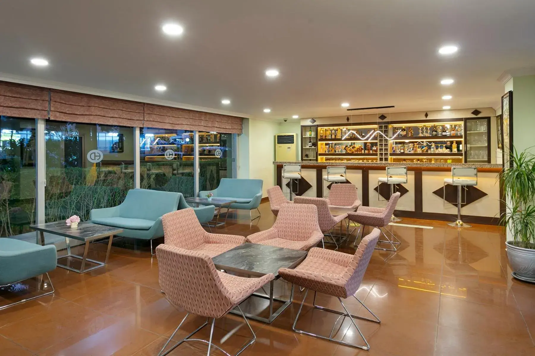 Lounge or bar in Lara Dinc Hotel Lounge or bar in Lara Dinc Hotel