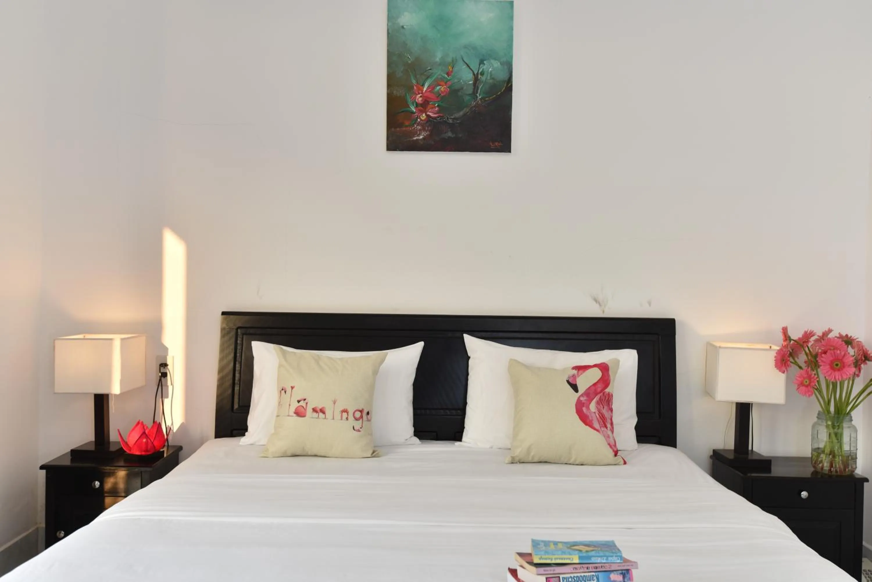 Bed in Flamingo Villa Homestay - Big Rooms with Balcony - Close to Hoi An Old Town 200m & Temple Bridge - Large Outside Pool for Sun Bathing