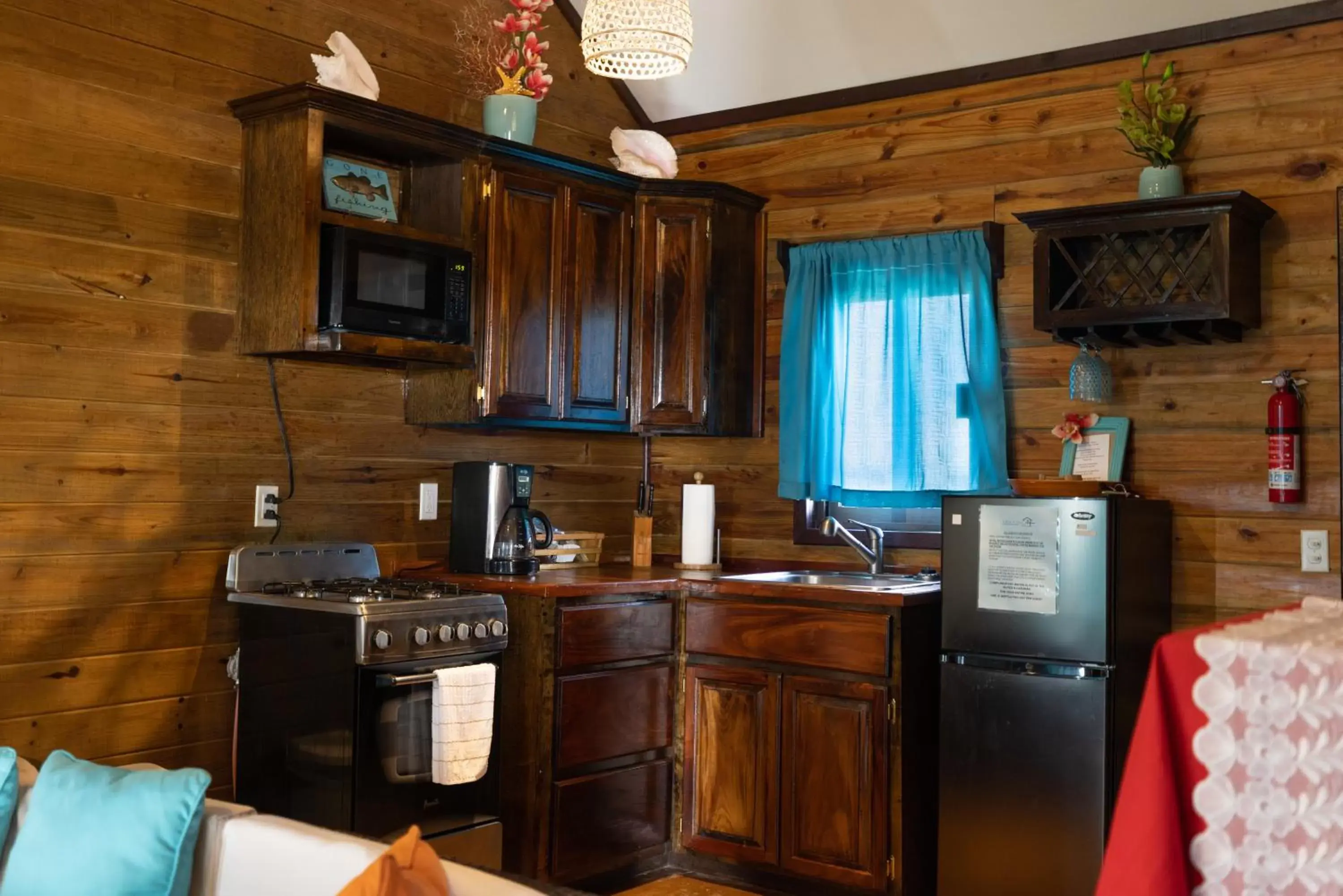 Kitchen or kitchenette, Kitchen/Kitchenette in Lina Point Belize Overwater Resort