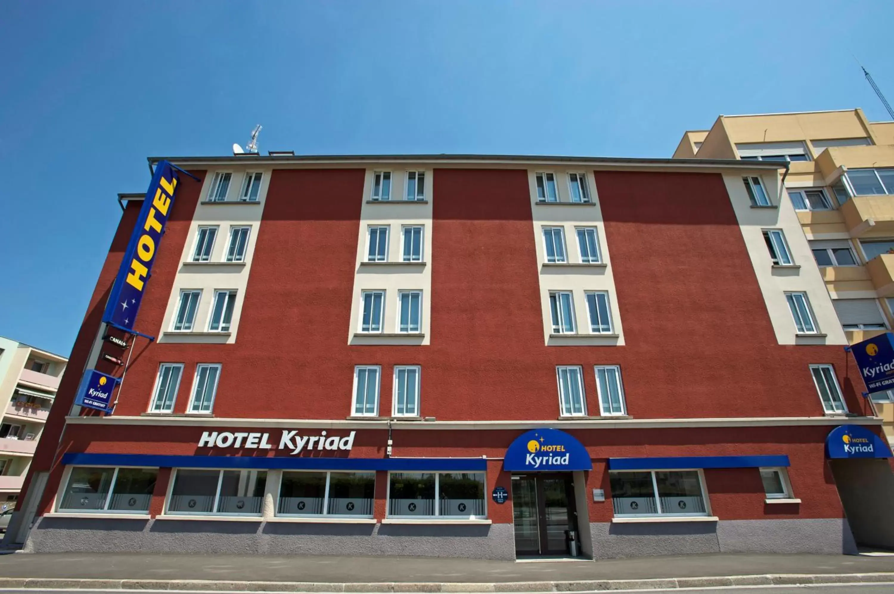 Facade/entrance, Property Building in Kyriad Belfort Centre Gare