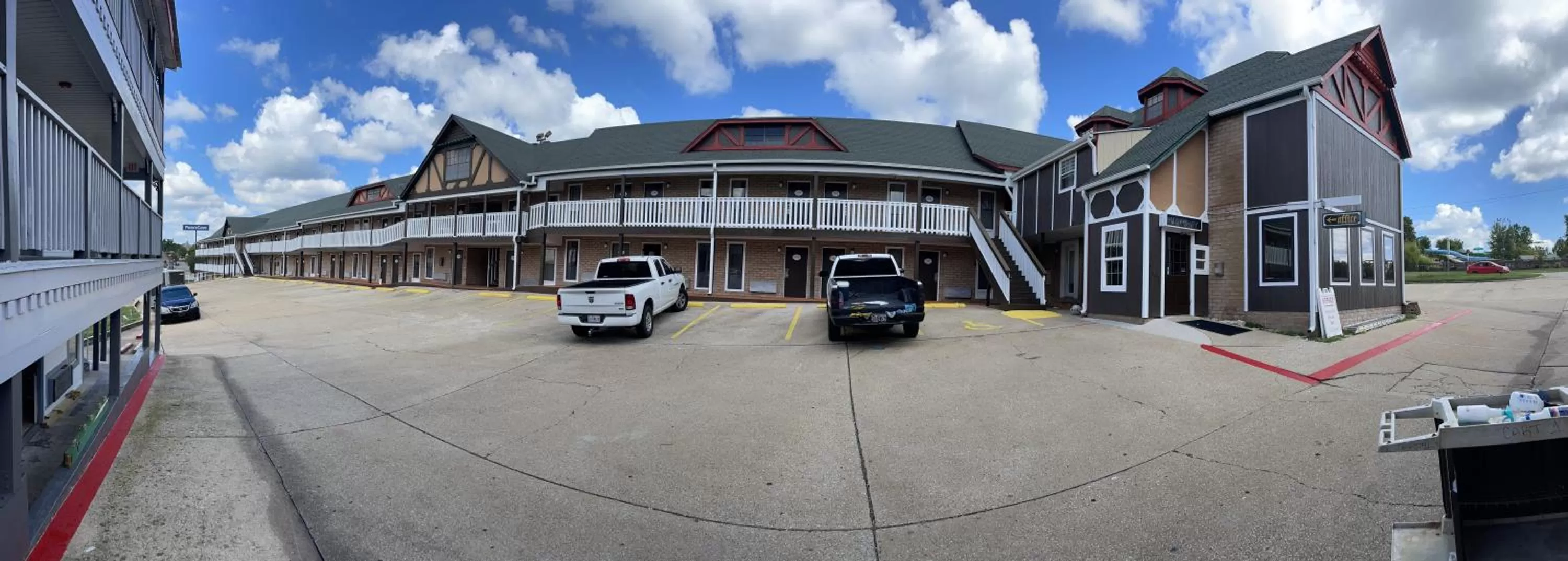 Parking in Stratford House Inn