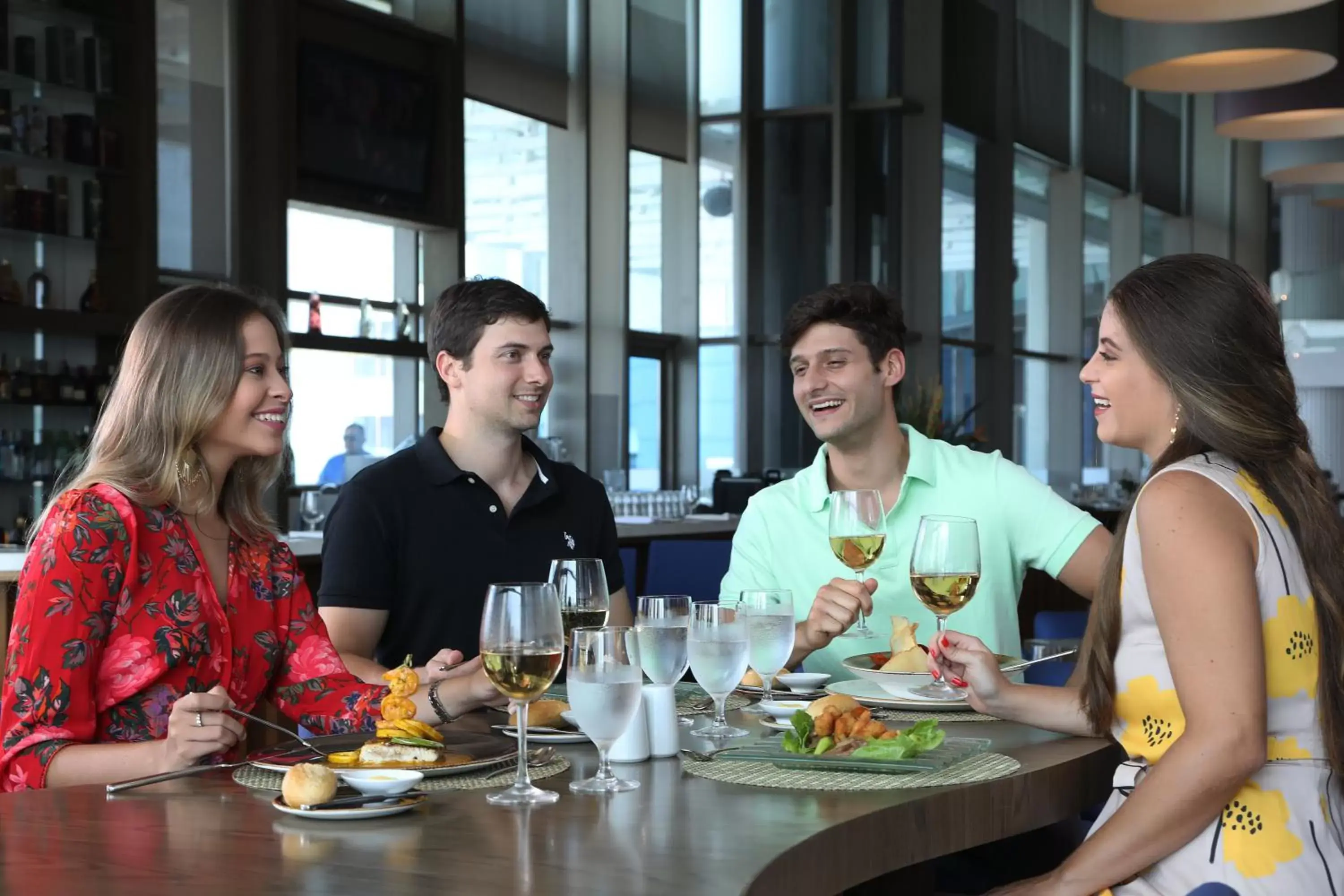 Lounge or bar in Hotel InterContinental Cartagena, an IHG Hotel