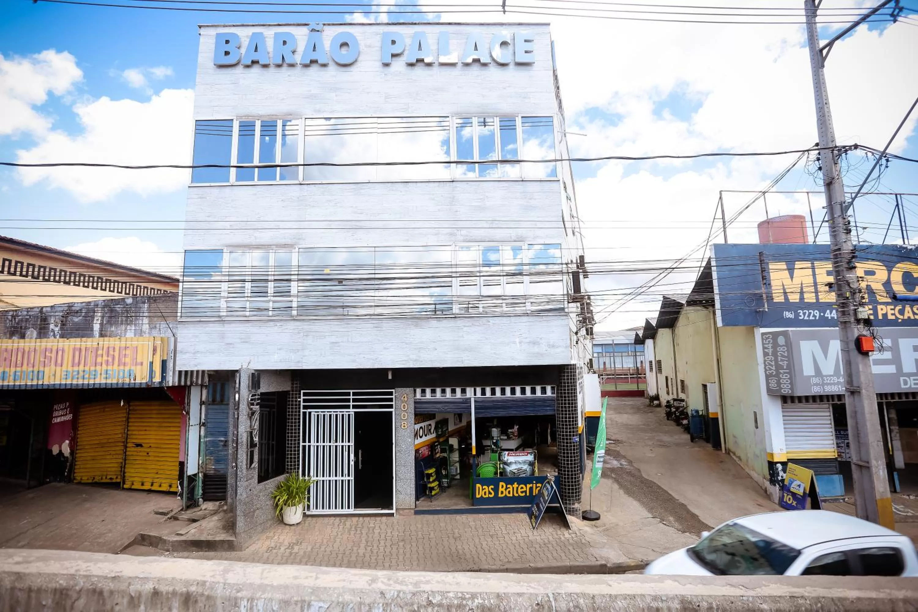 Facade/entrance in Hotel Barão Palace