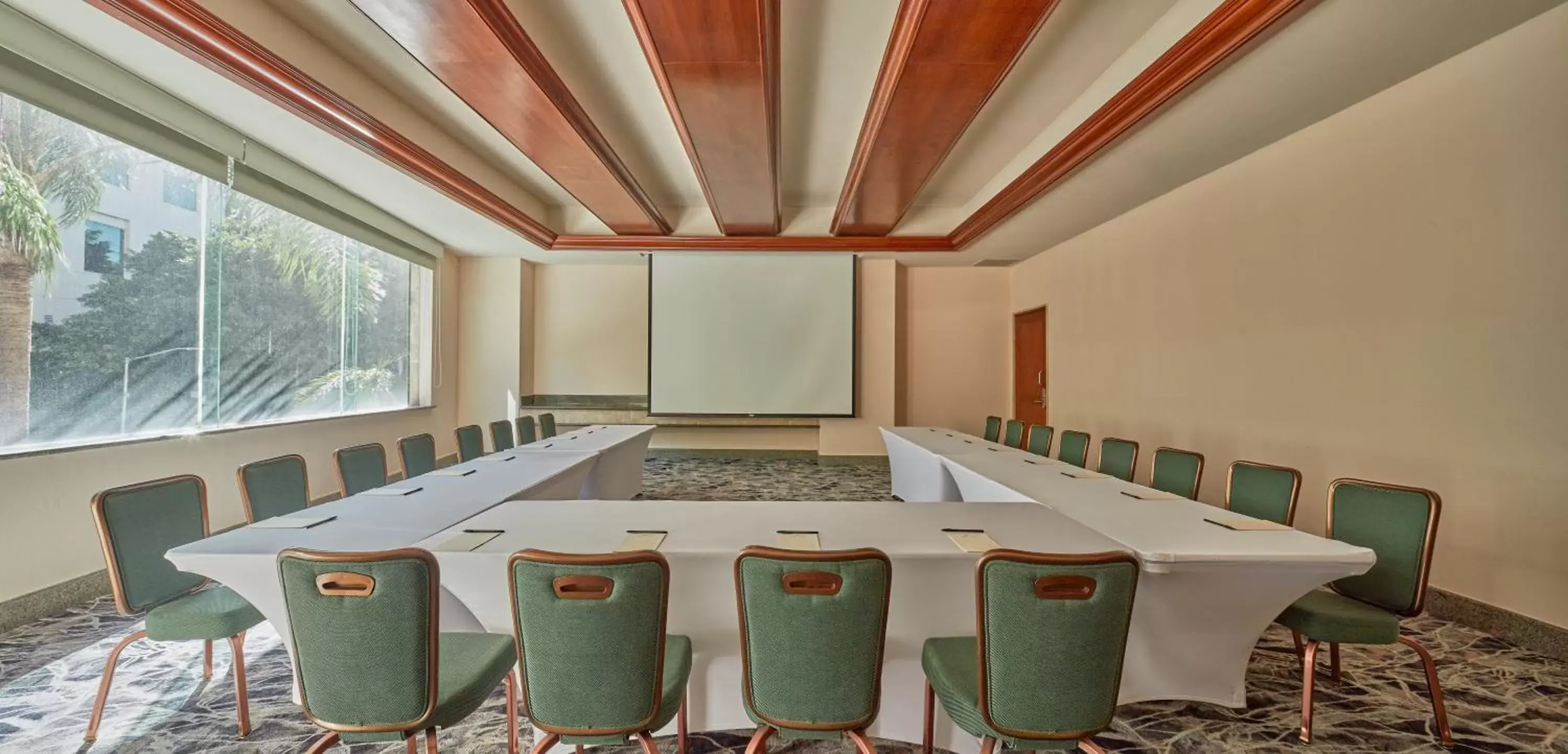 Meeting/conference room in Grand Fiesta Americana Guadalajara Country Club