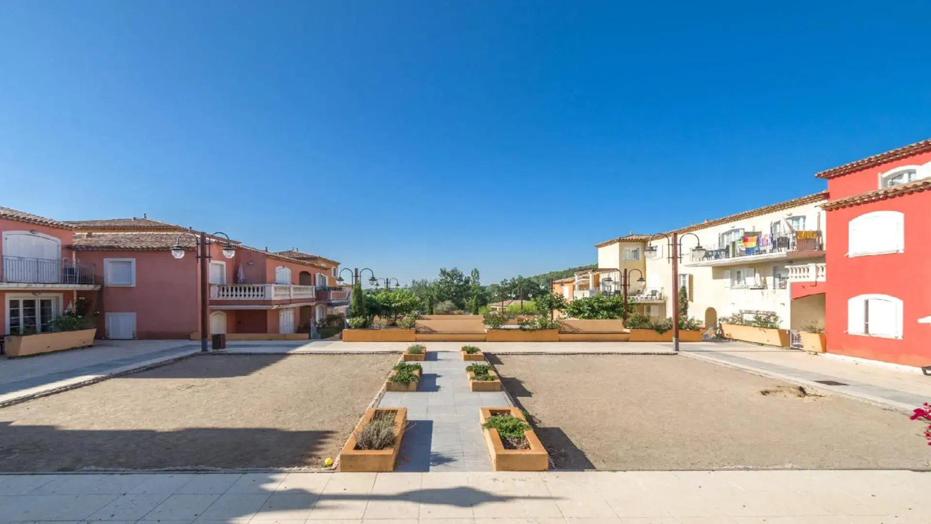 Property building in Vacancéole  Le Domaine de Camiole