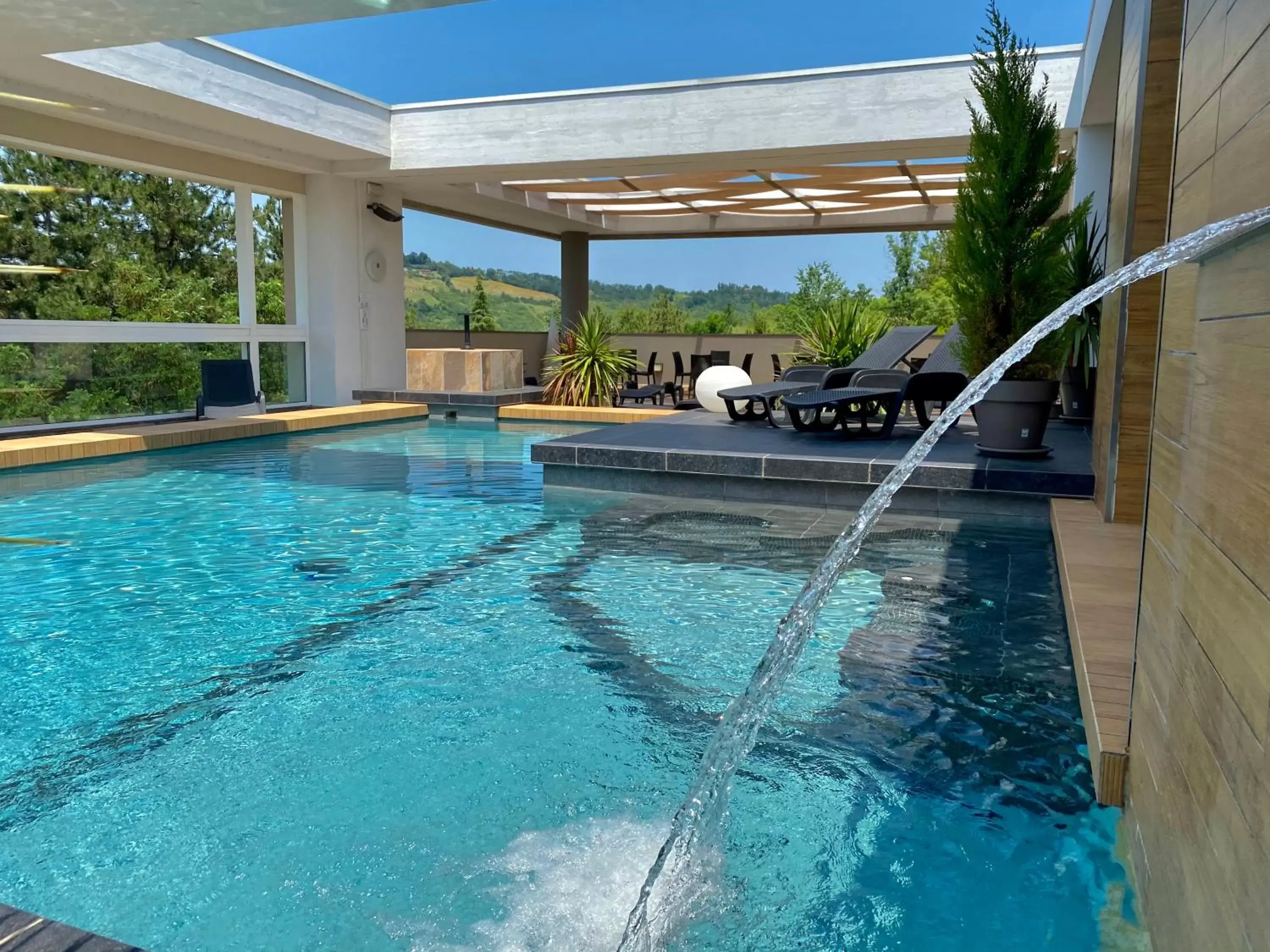 Swimming Pool in Admiral Park Hotel