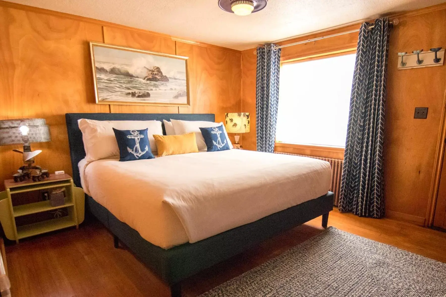 Bed in Anchor Inn Resort