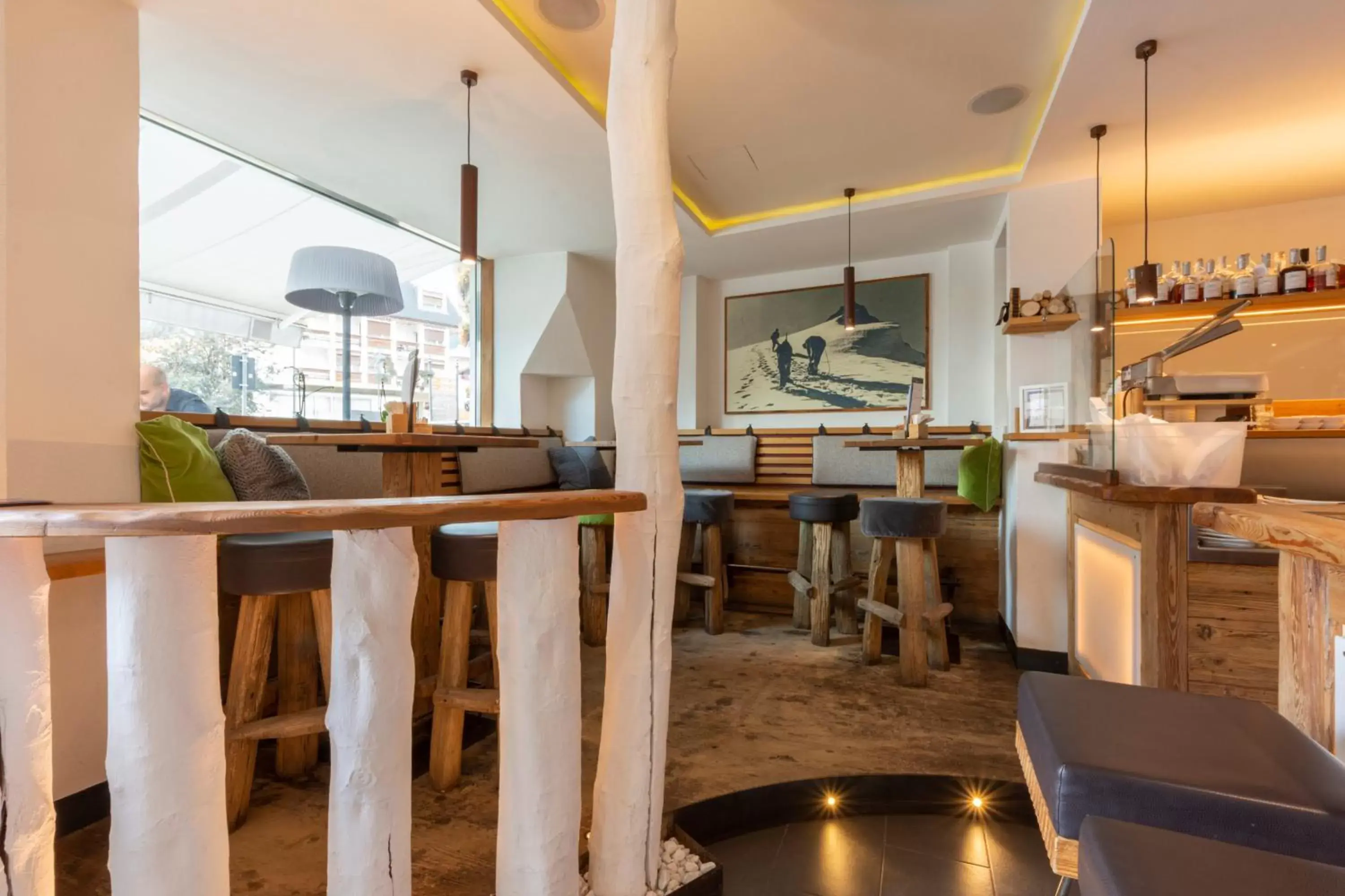 Restaurant/places to eat, Lounge/Bar in Hotel Faloria