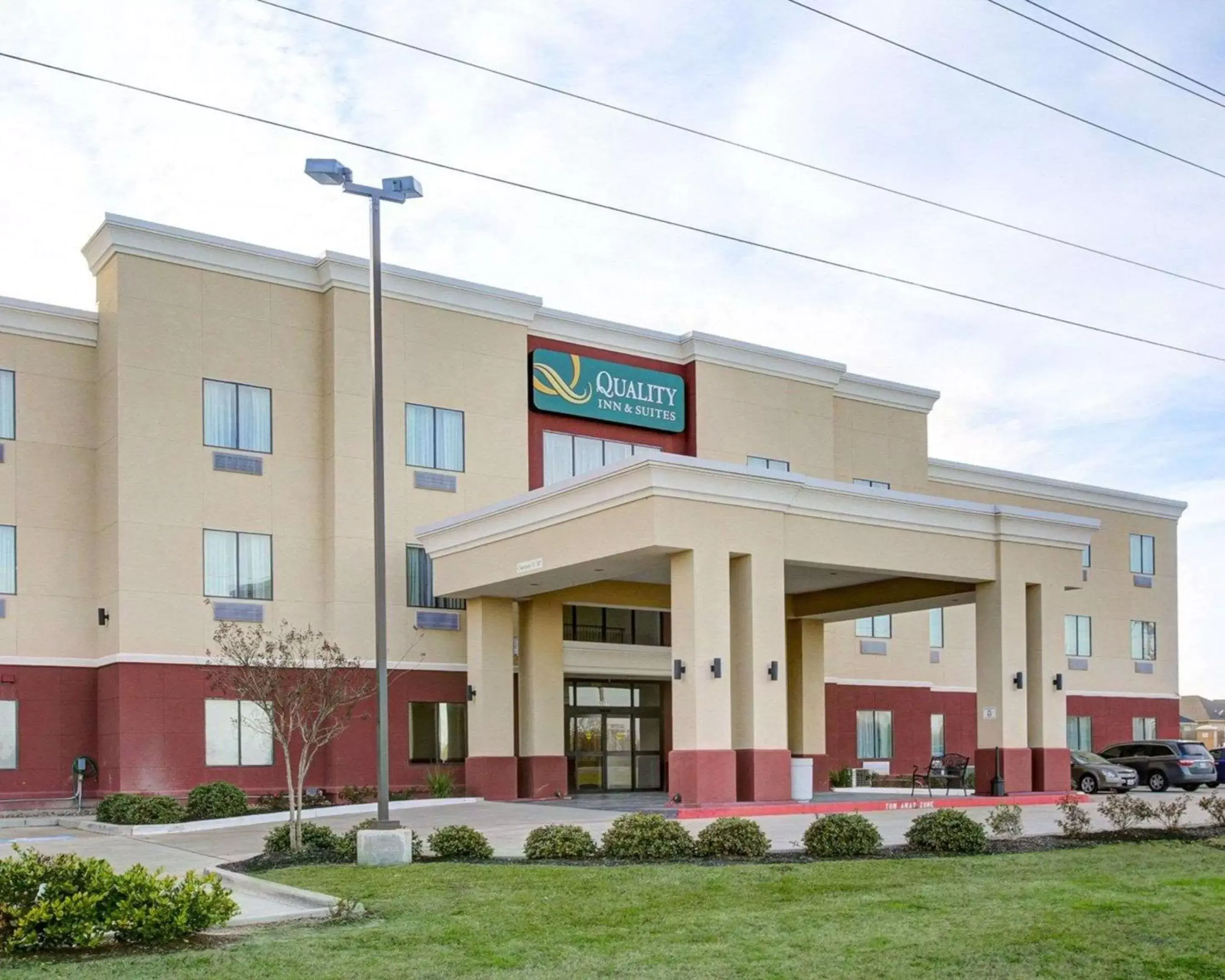 Property Building in Quality Inn & Suites Bryan
