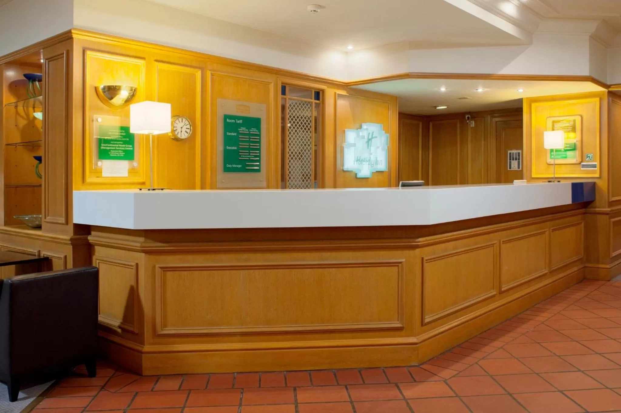 Lobby or reception in Holiday Inn Maidstone-Sevenoaks by IHG