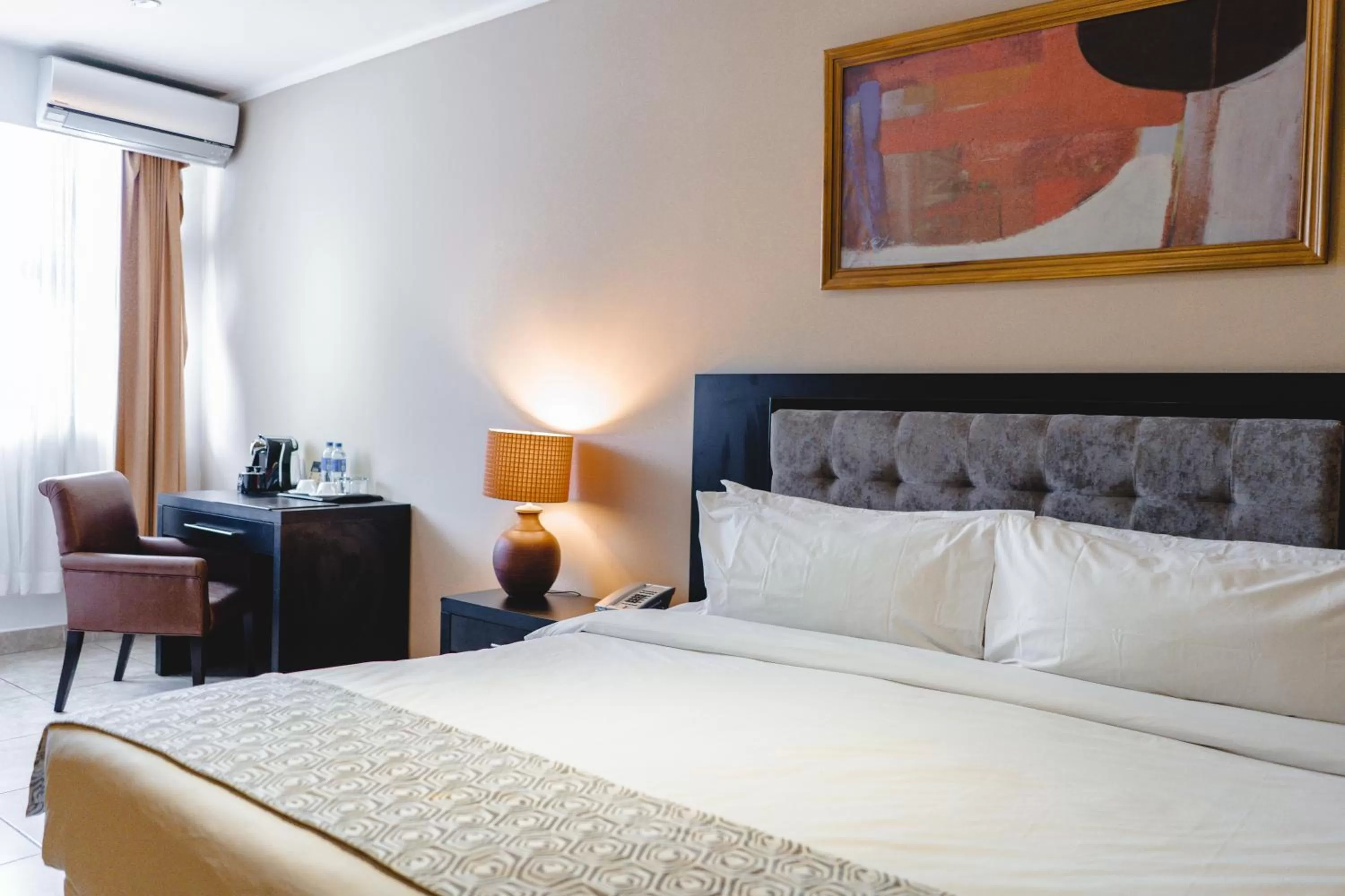 Photo of the whole room, Bed in KC Hotel San Jose