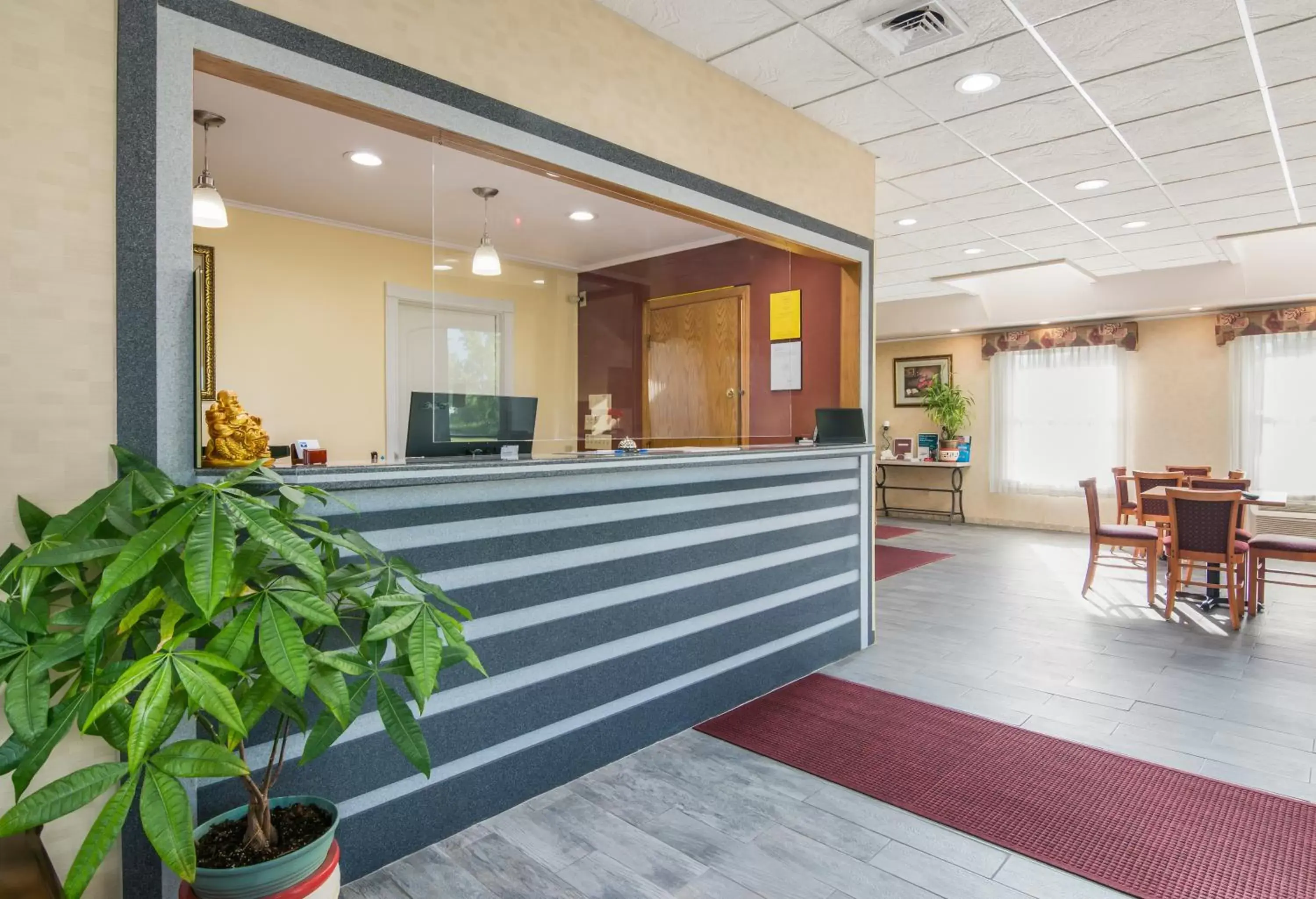 Lobby or reception, Lobby/Reception in Rodeway Inn & Suites Weedsport NY