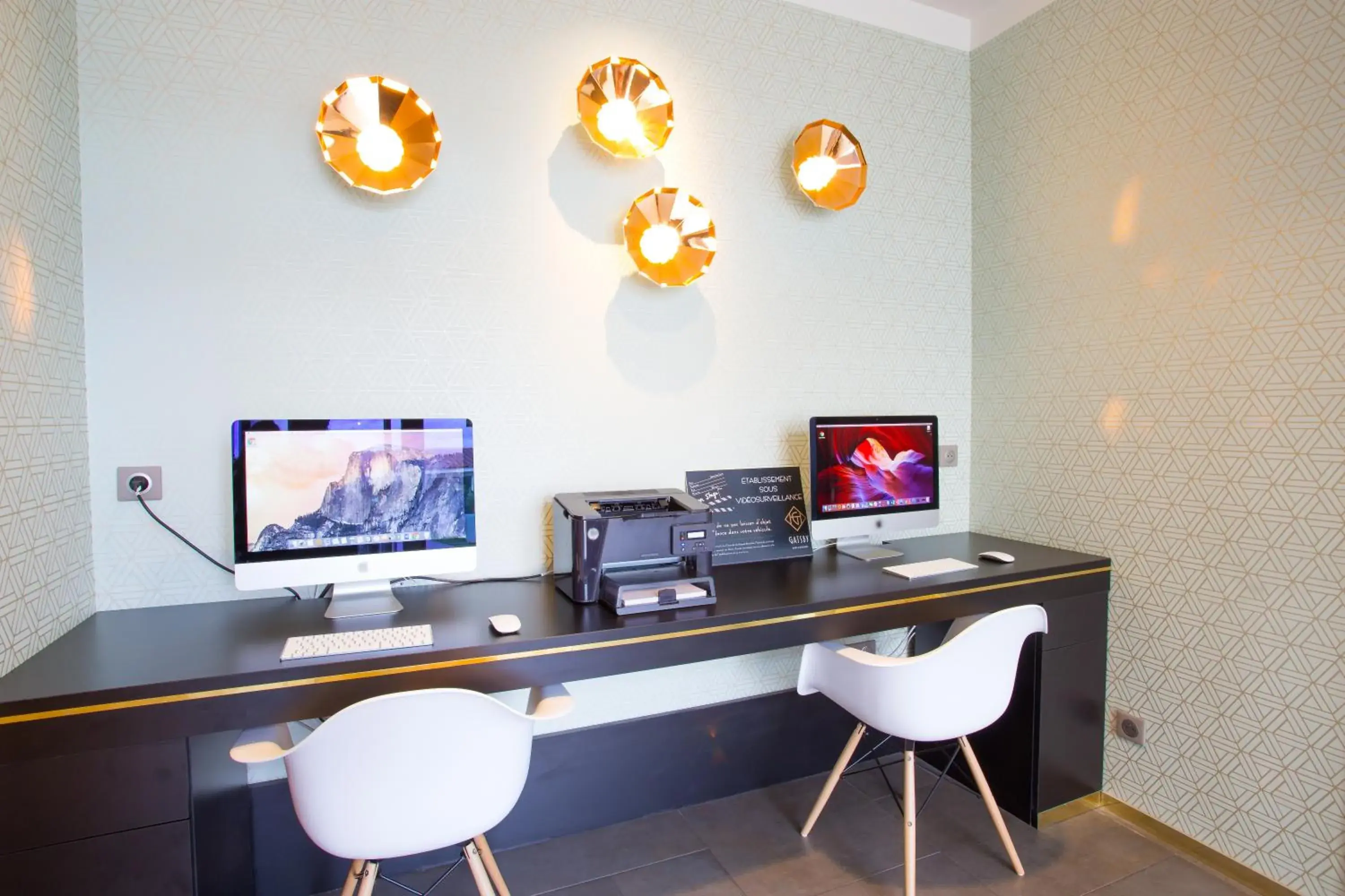 Business facilities, TV/Entertainment Center in Hotel Gatsby by HappyCulture