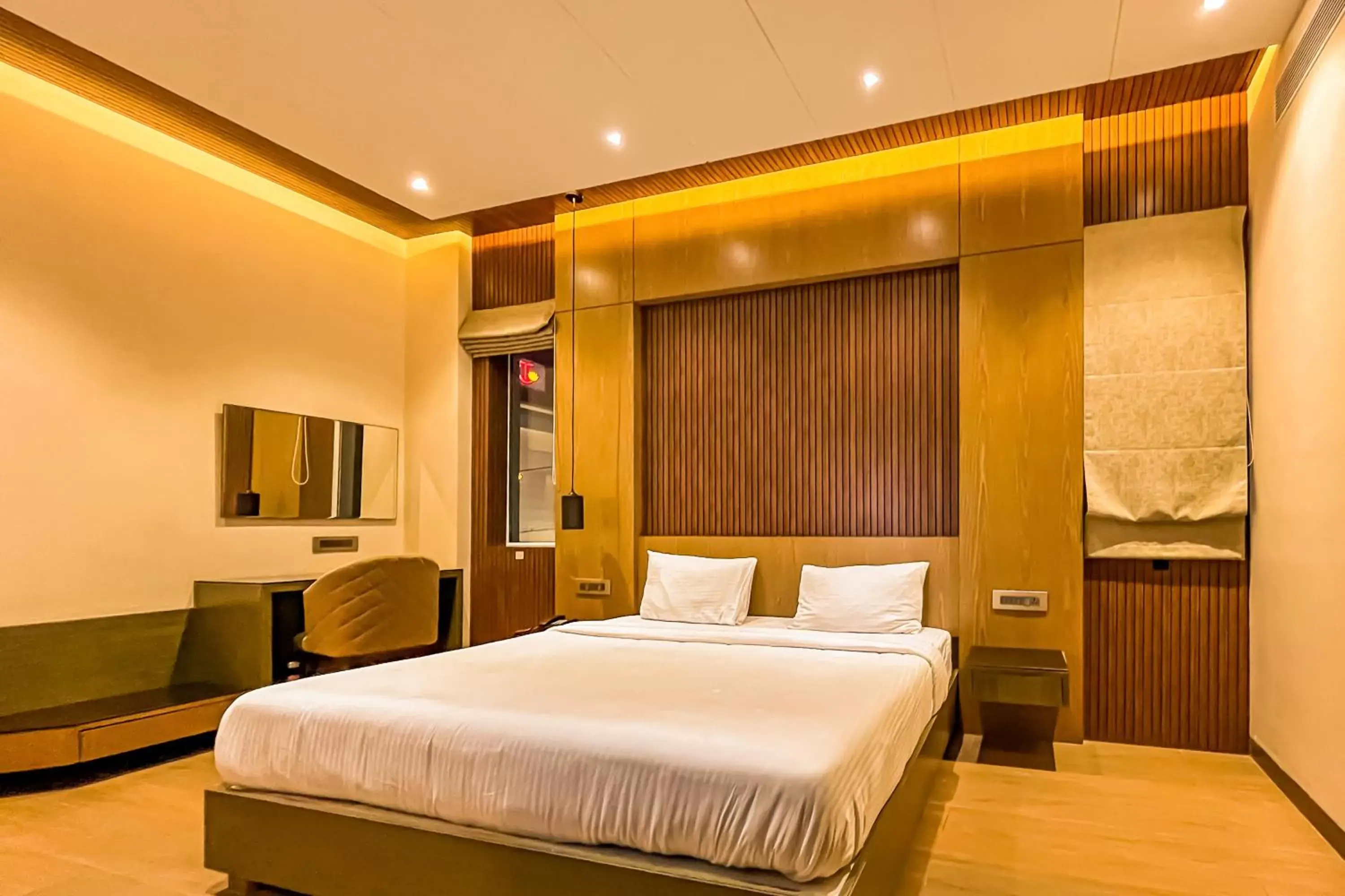 Photo of the whole room, Bed in Symphony Inn Photo of the whole room, Bed in Symphony Inn