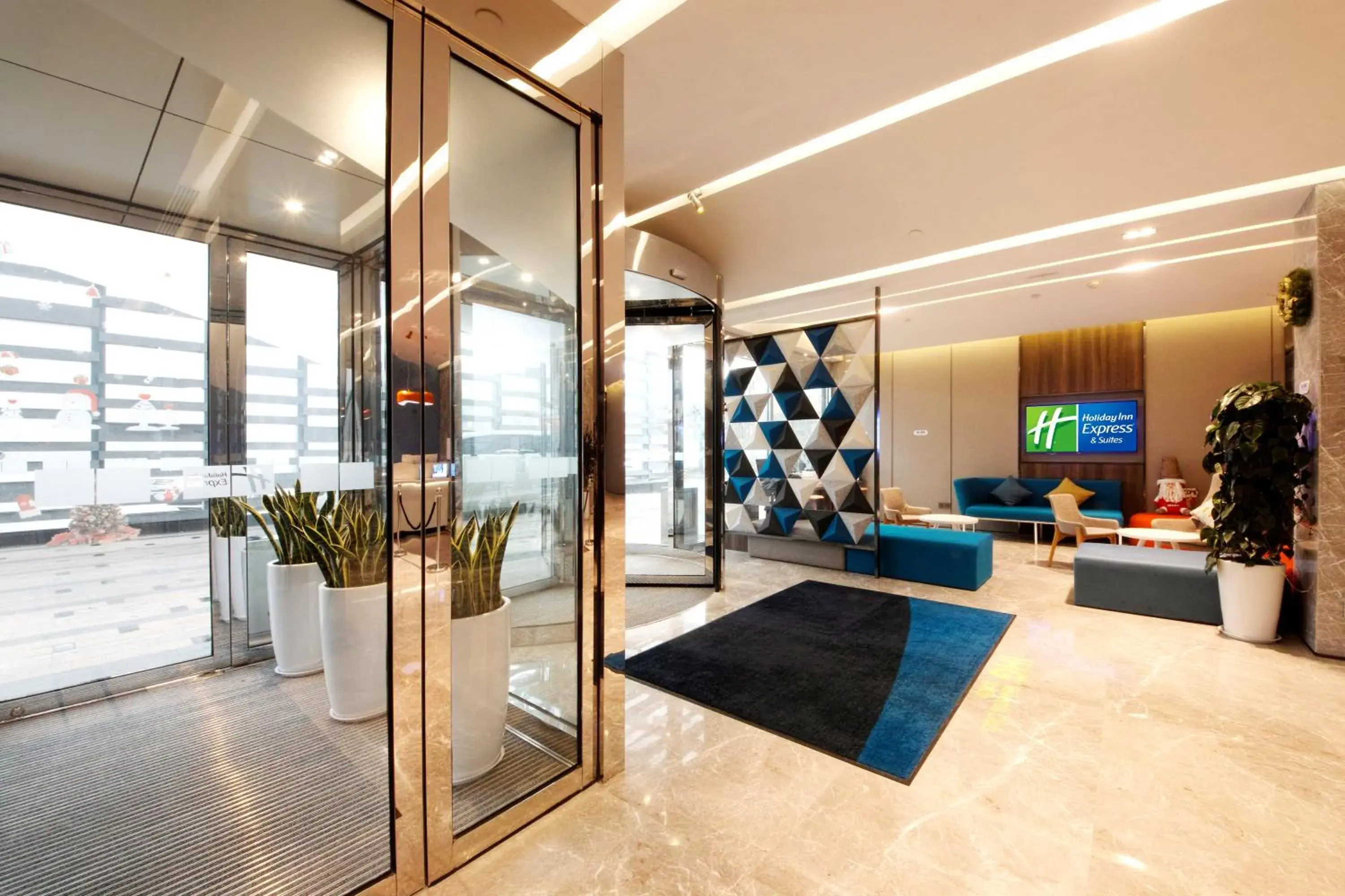 Property building in Holiday Inn Express Hefei Shushan by IHG Property building in Holiday Inn Express Hefei Shushan by IHG
