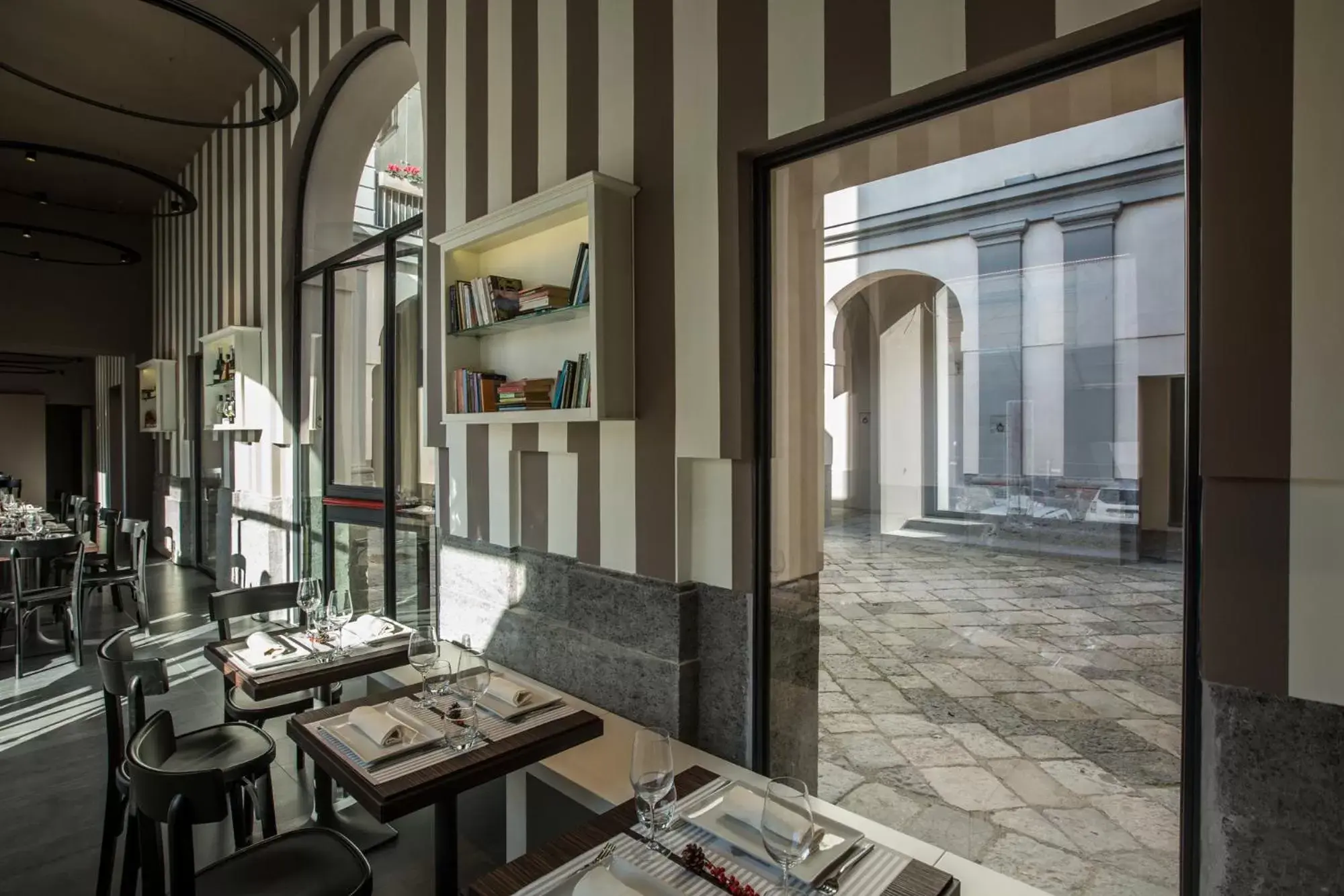 Restaurant/Places to Eat in Villa Avellino Historic Residence