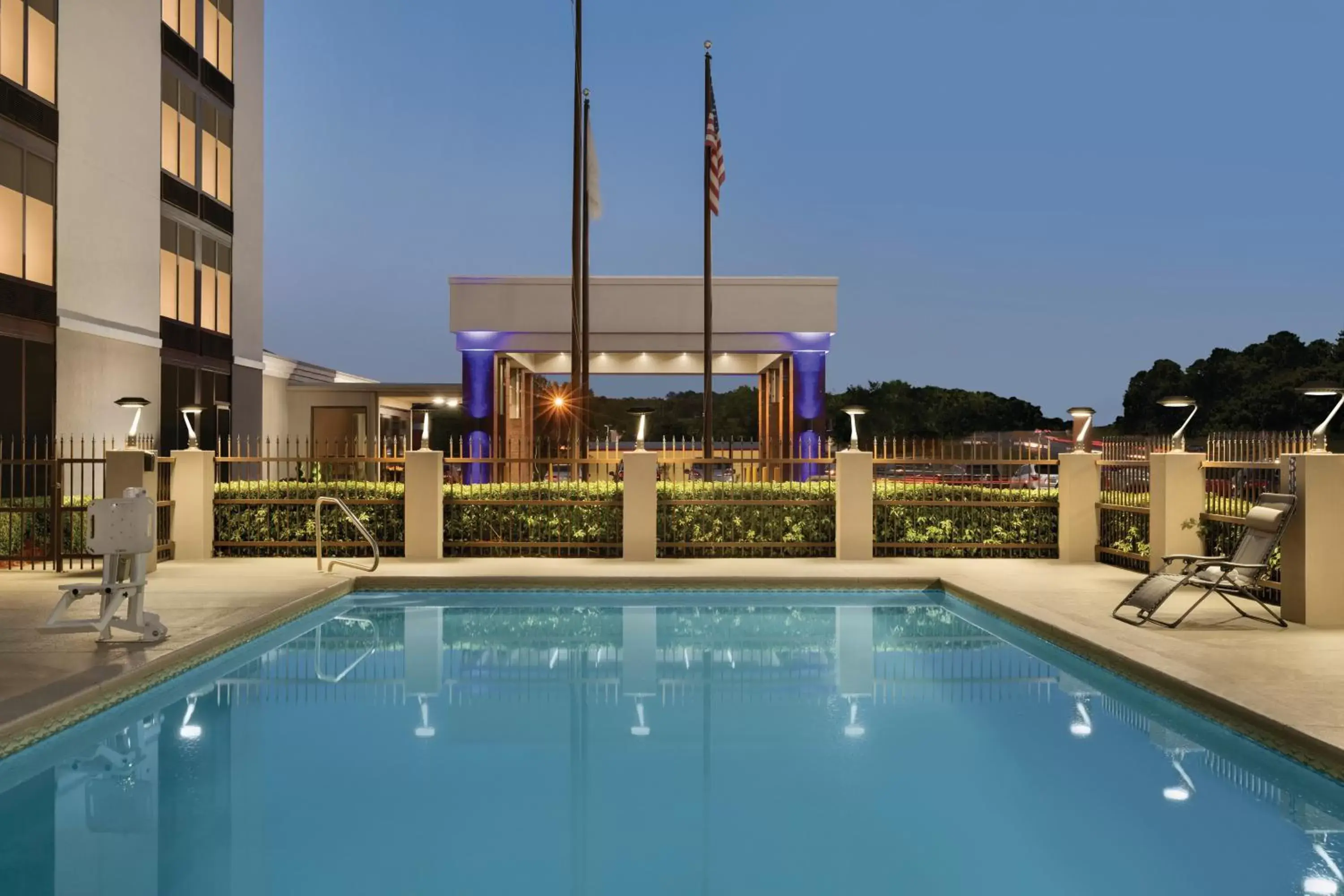 Swimming Pool in La Quinta Inn & Suites by Wyndham Dothan
