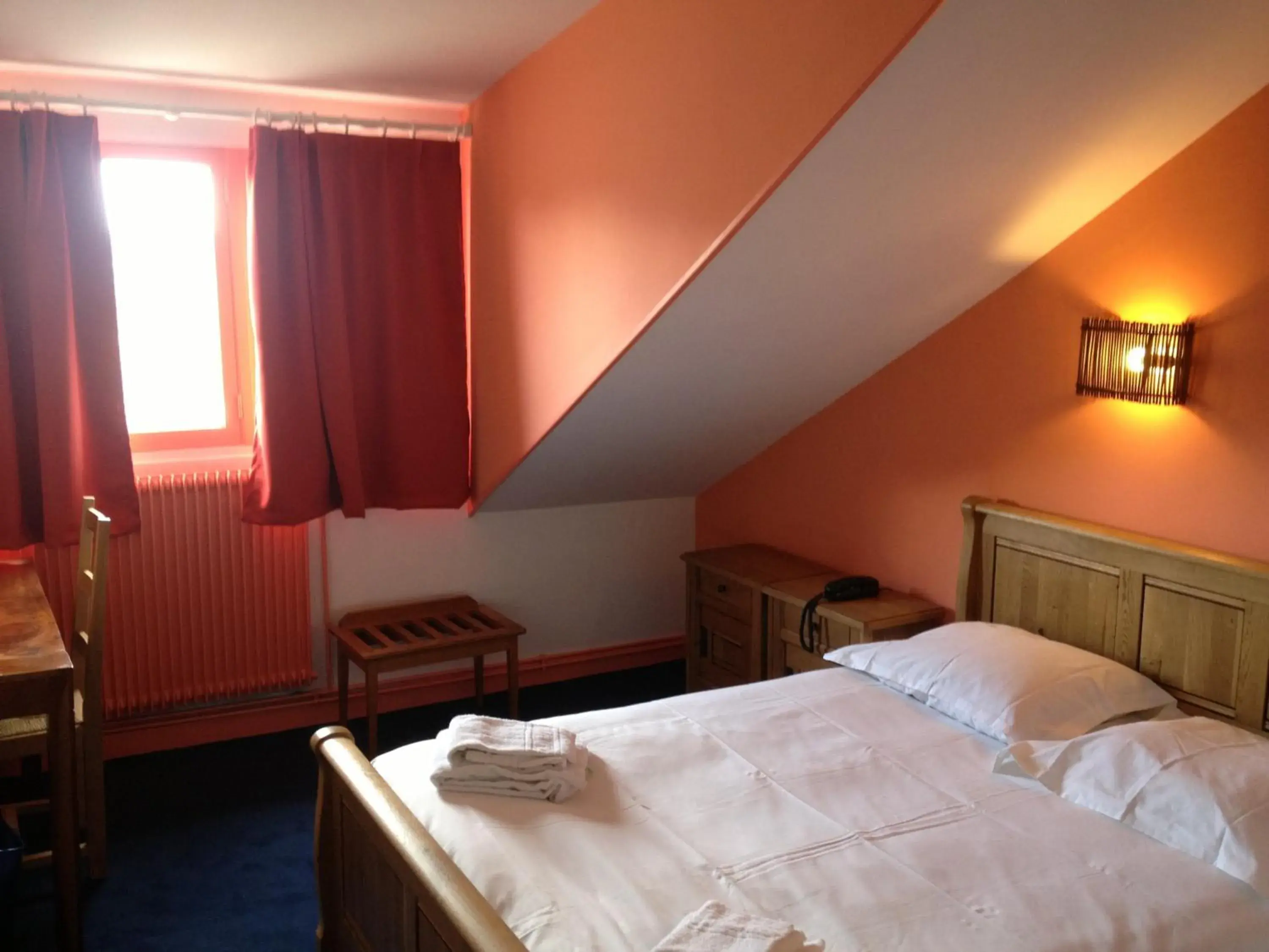 Photo of the whole room, Bed in Hotel Couleurs Sud