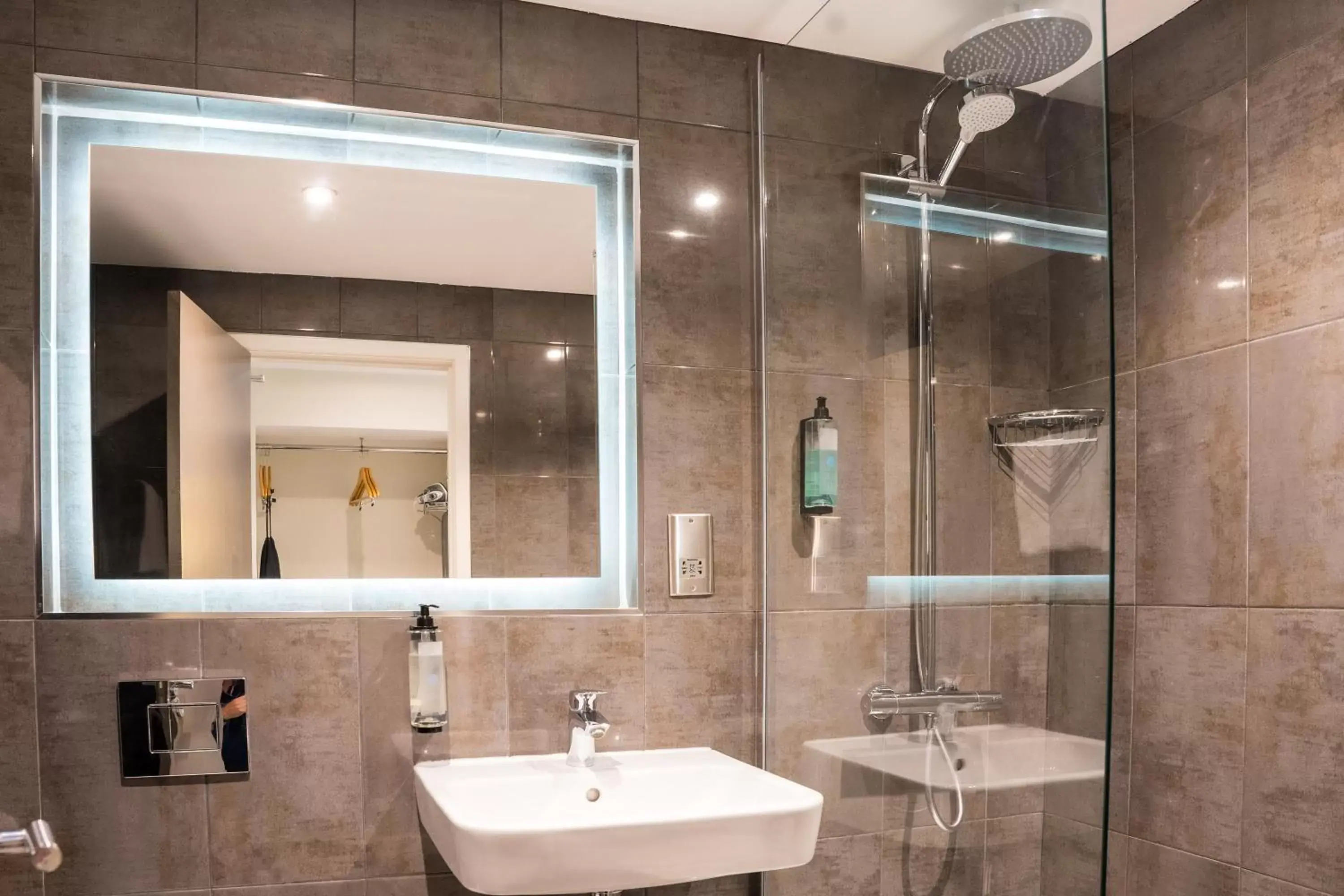 Shower, Bathroom in Almondsbury Interchange Hotel