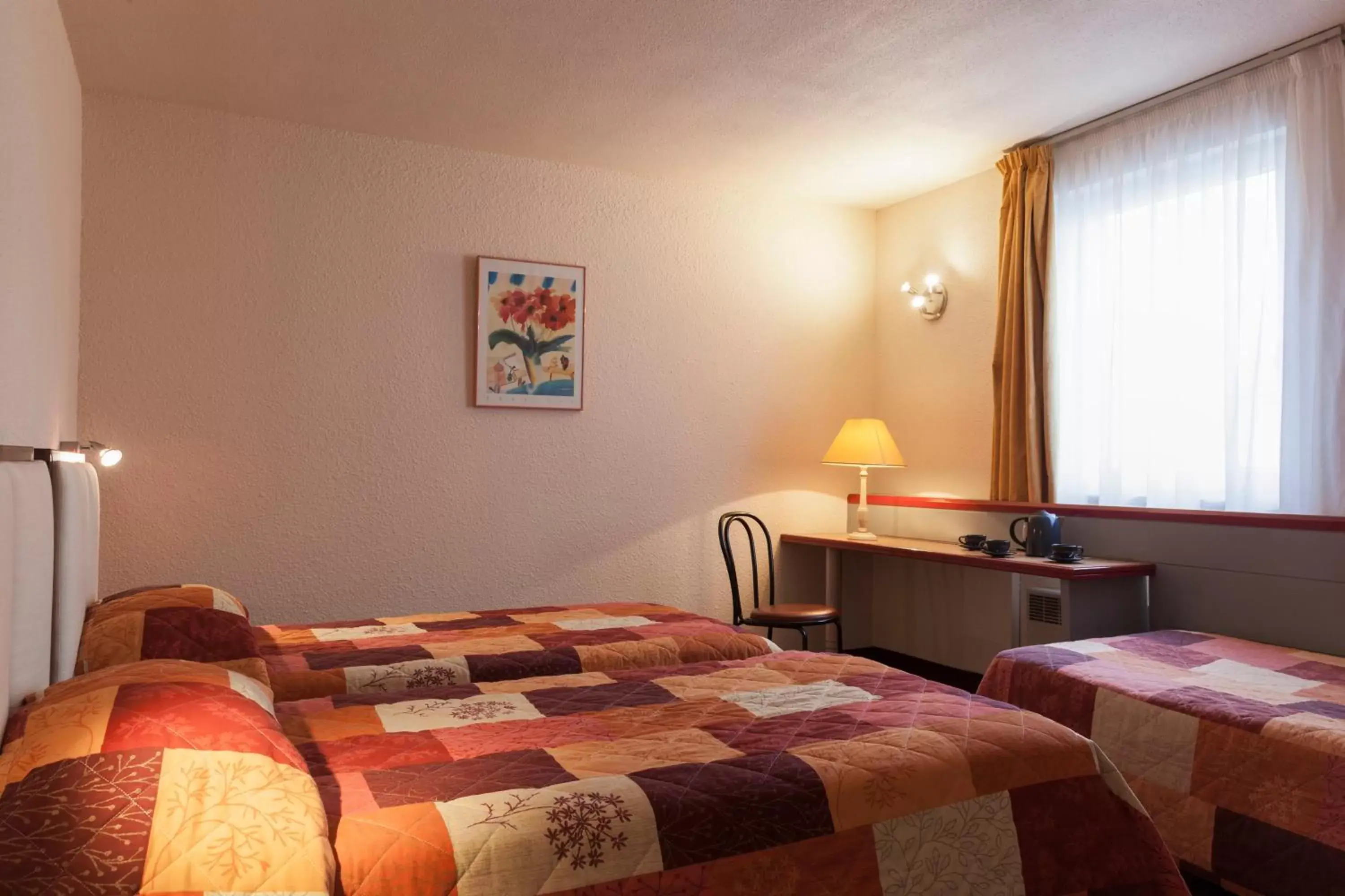 Photo of the whole room, Bed in The Originals City, Hôtel Le Forum, Strasbourg Nord