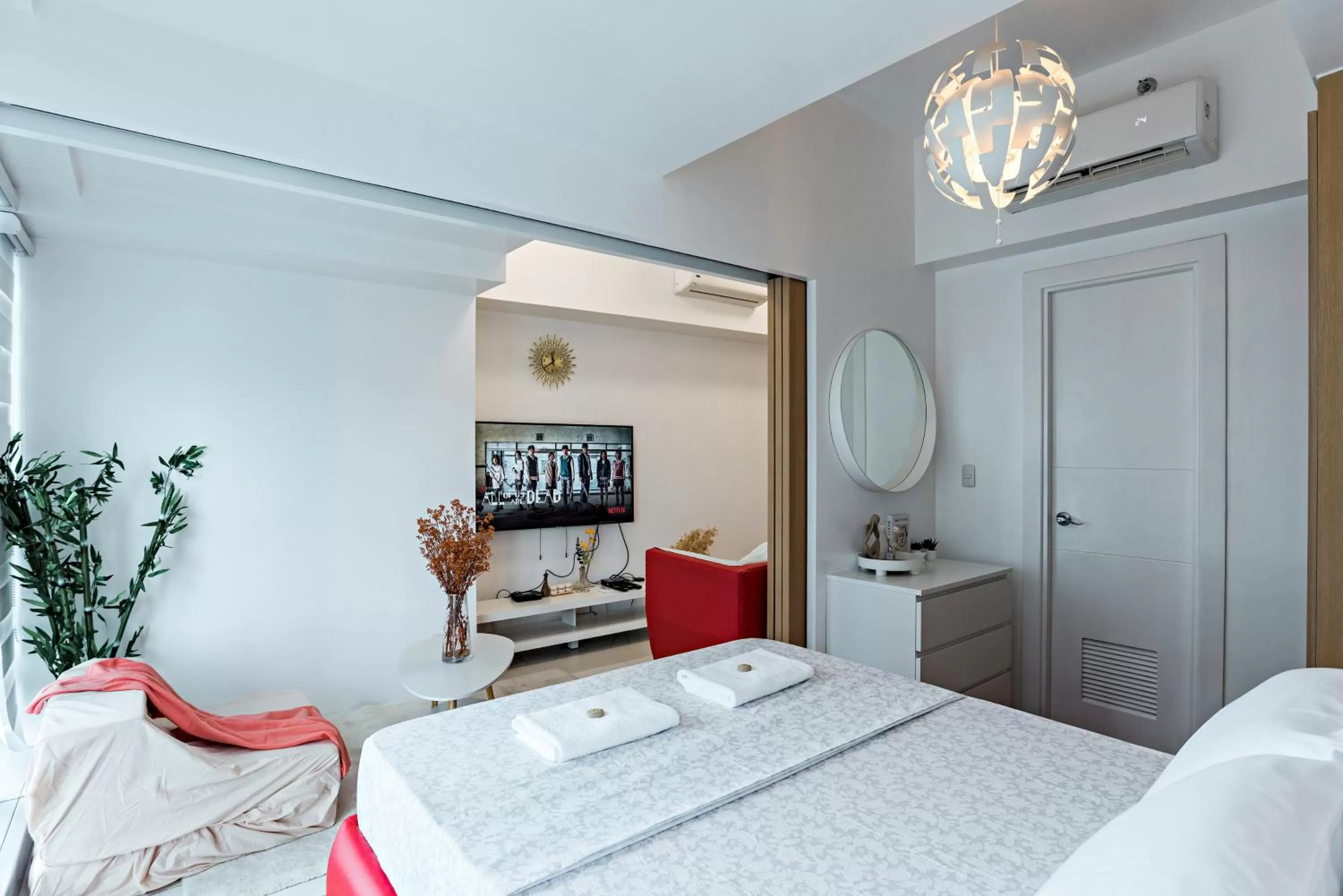 Bed in 1BR Suite in Uptown BGC