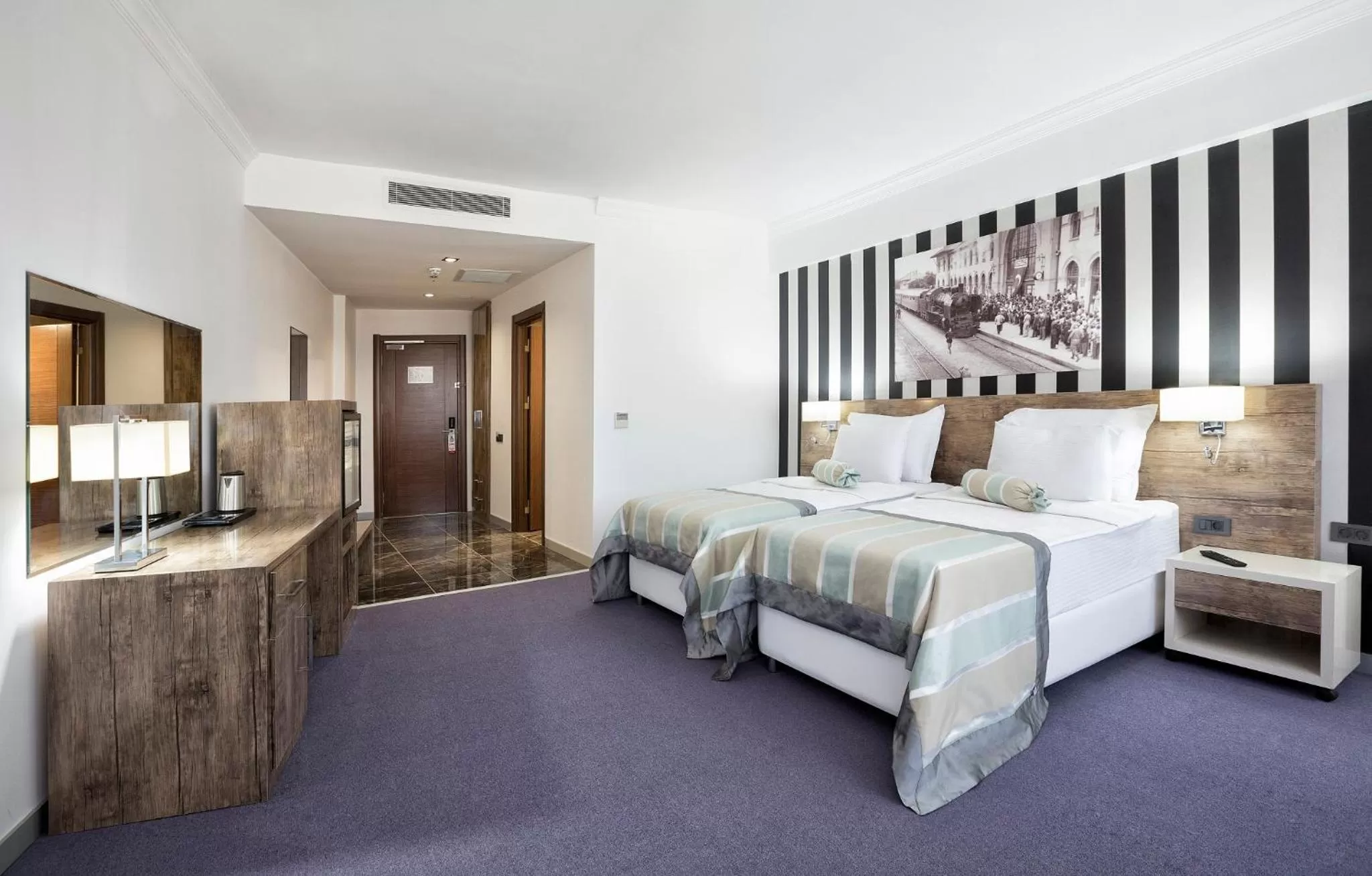 Communal lounge/ TV room, Bed in Ramada Hotel by Wyndham Edirne