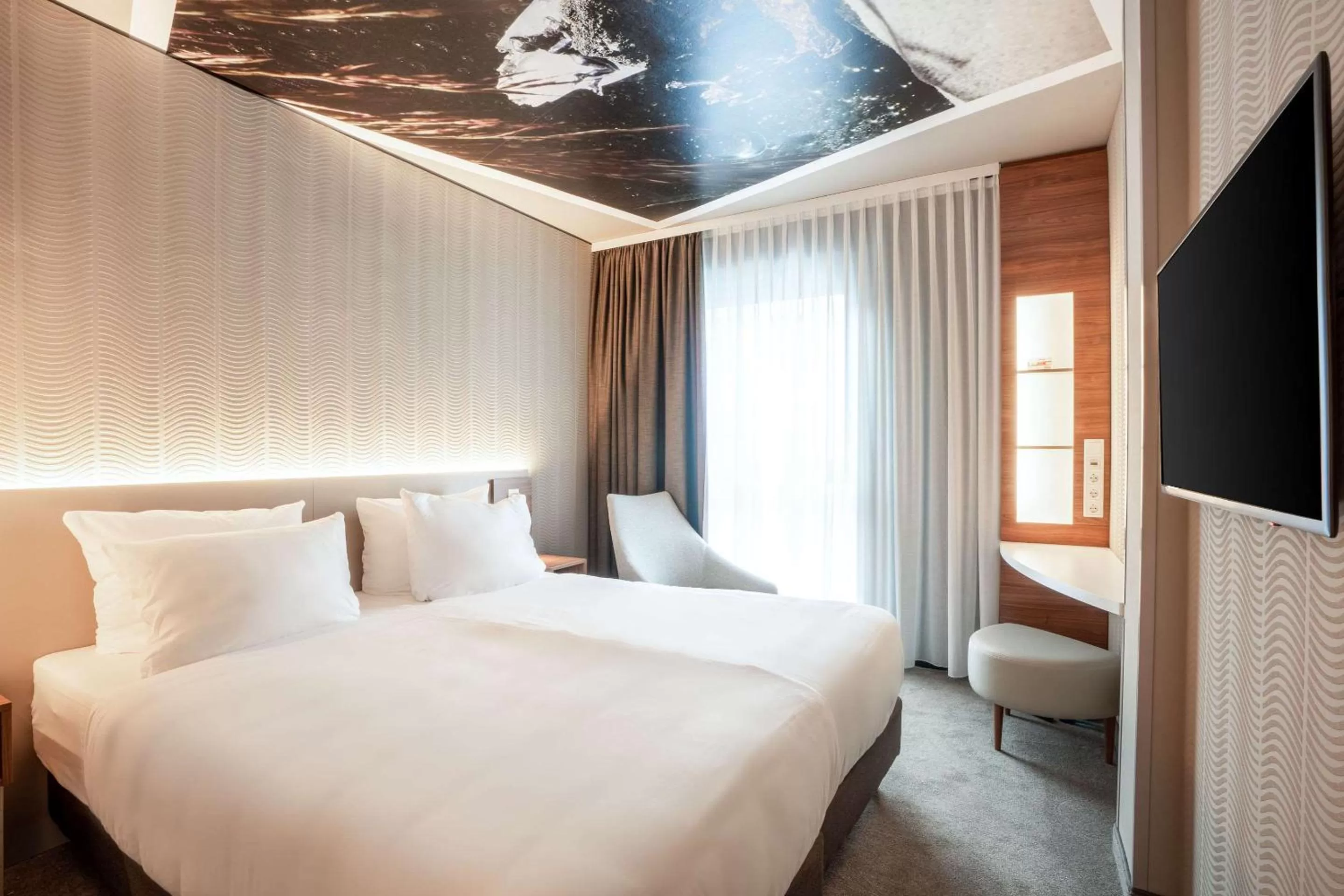 Photo of the whole room, Bed in Styles Hotel Monheim