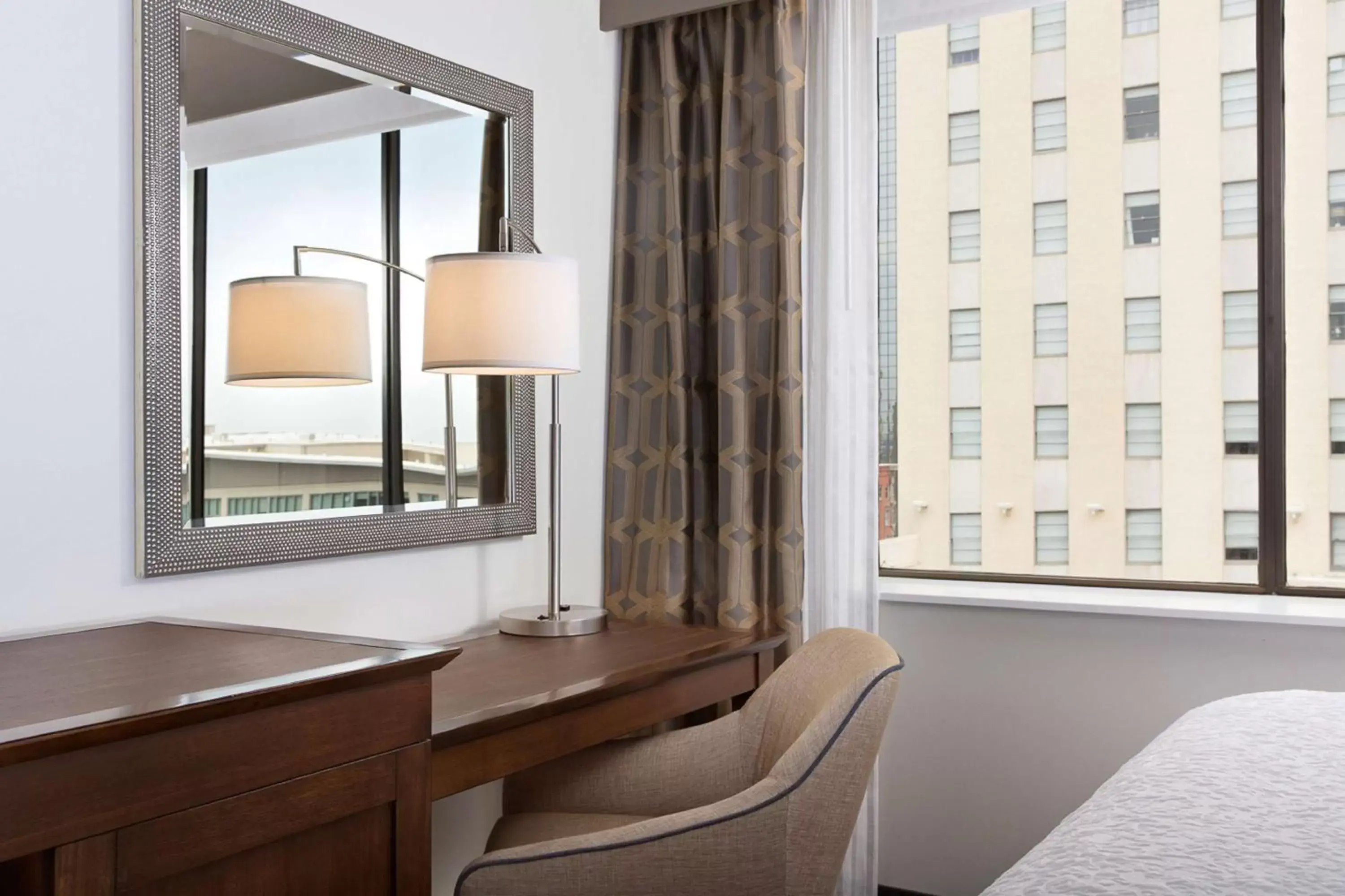 Bed in Hampton Inn & Suites Dallas Downtown Bed in Hampton Inn & Suites Dallas Downtown