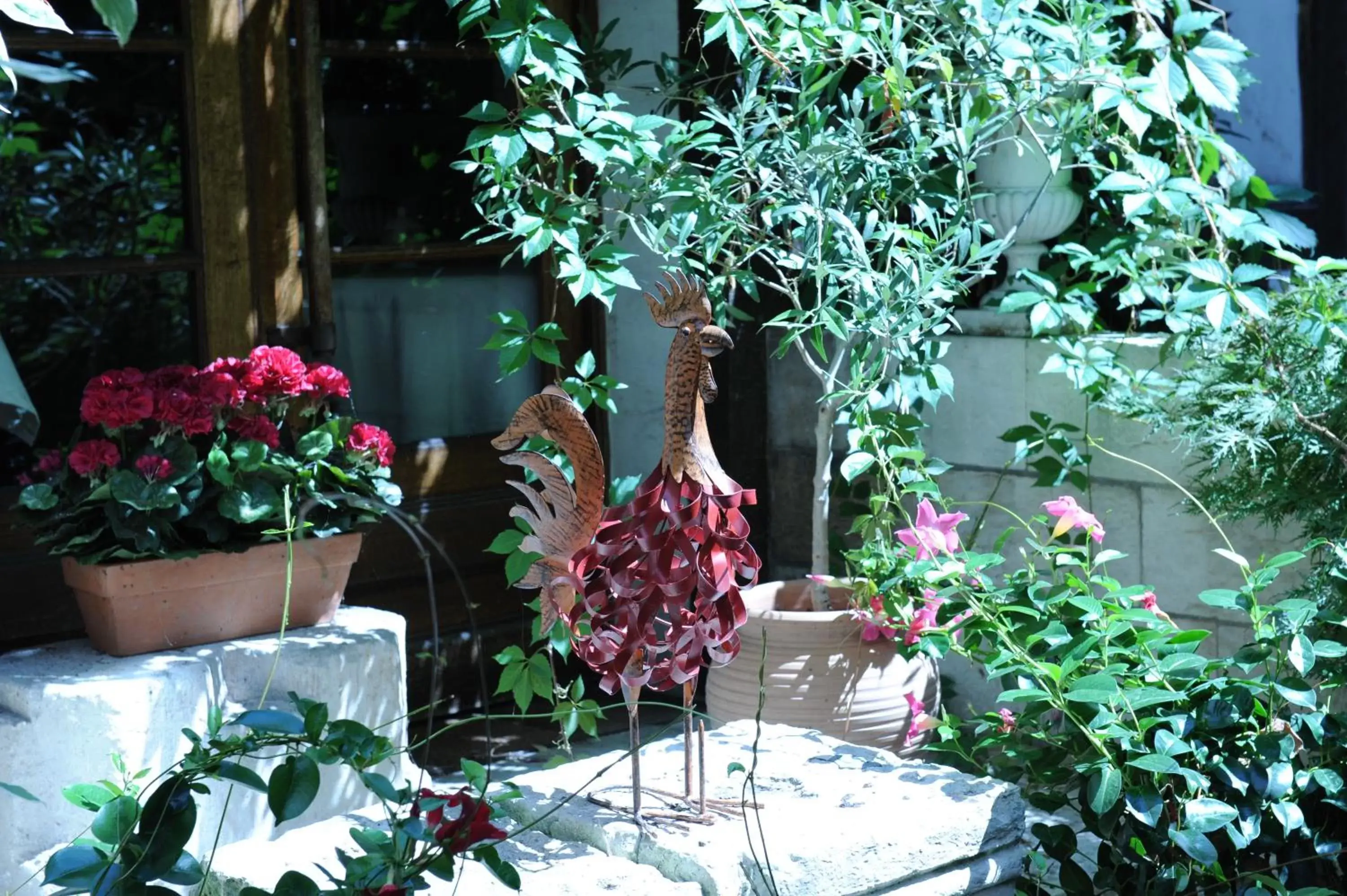 Patio in Hôtel De La Cathédrale