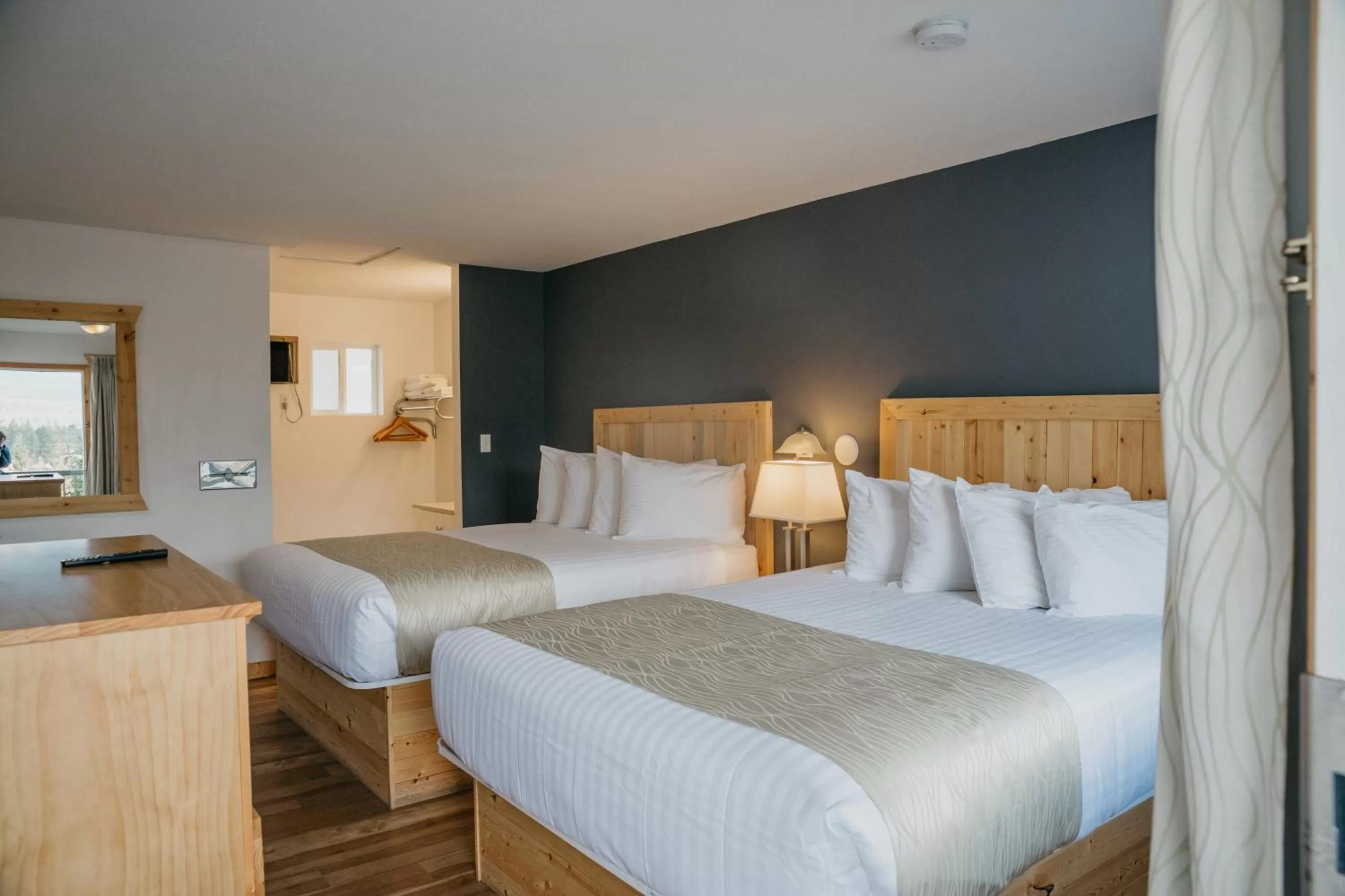 Photo of the whole room in Golden Village Lodge