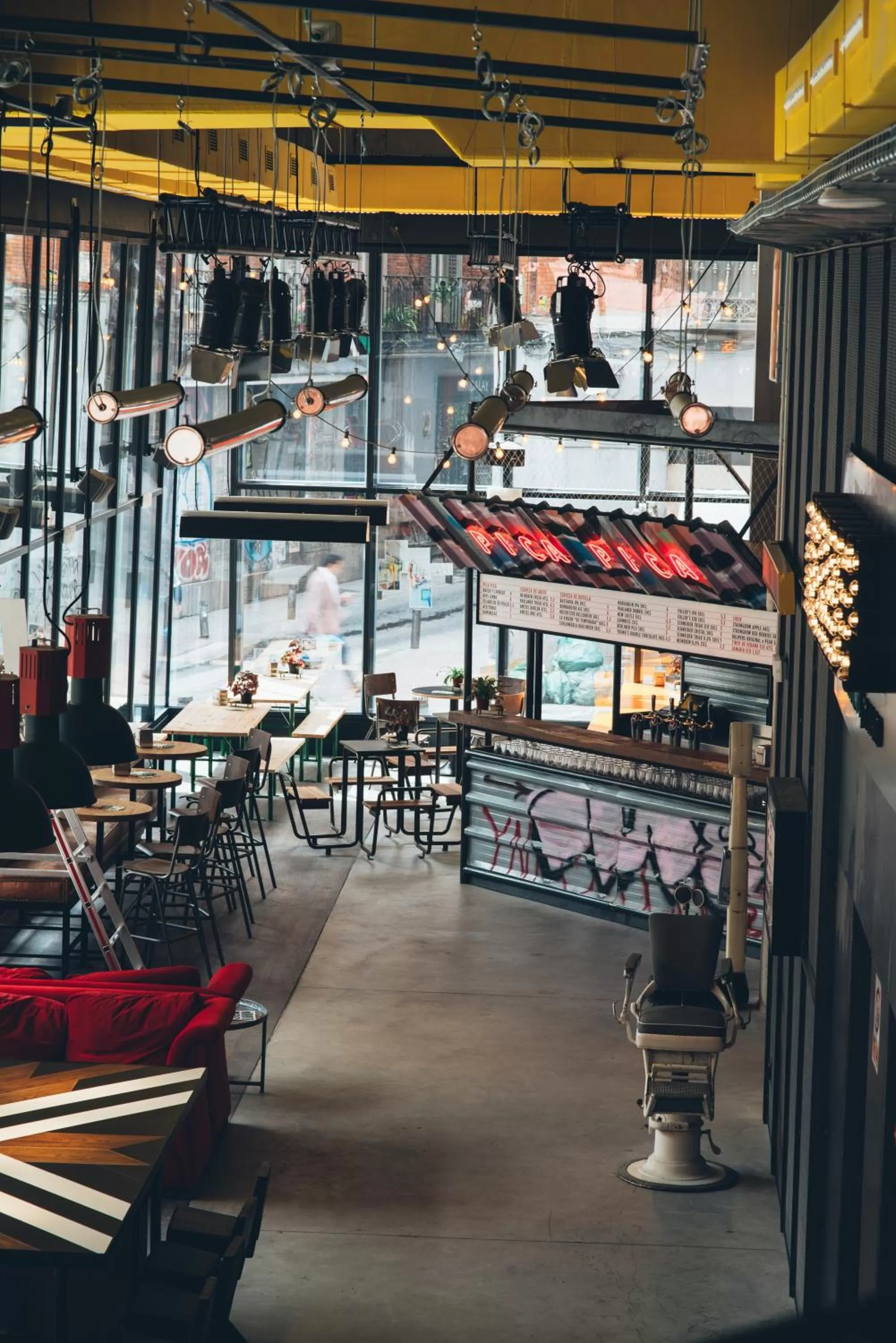 Restaurant/places to eat in Bastardo Hostel