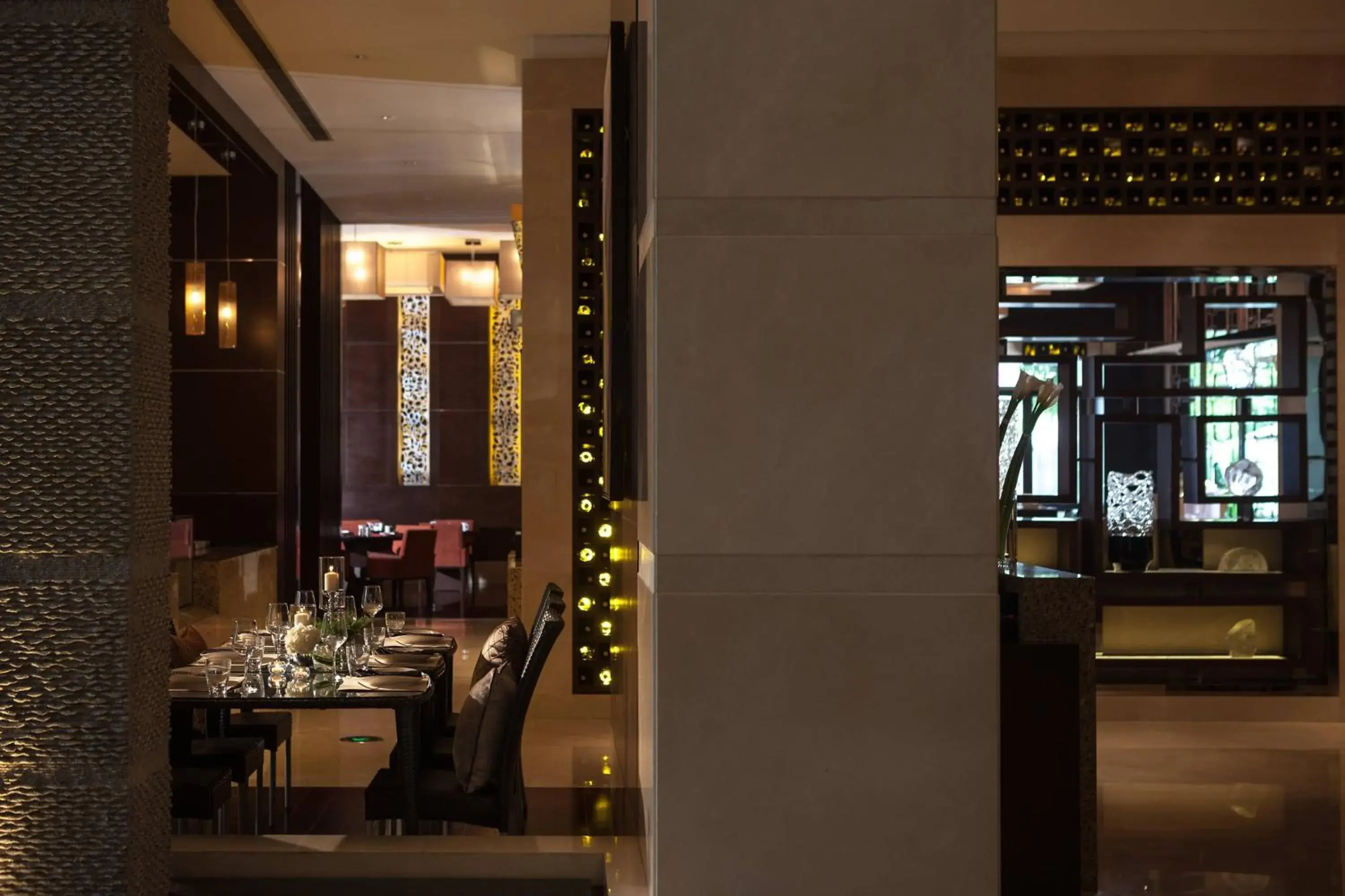 Restaurant/Places to Eat in Renaissance Shanghai Putuo Hotel