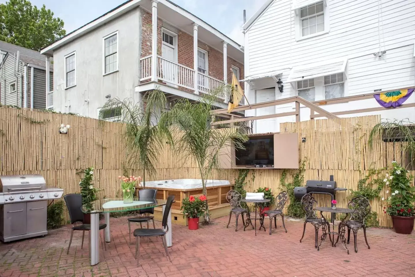 Hot Tub, Property Building in Magazine Mansion